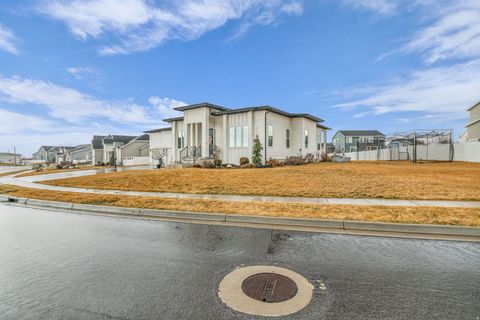 Tiny photo for 34 W 2250 S, Kaysville, UT 84037 (MLS # 2137771)