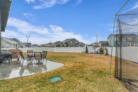 Tiny photo for 34 W 2250 S, Kaysville, UT 84037 (MLS # 2137771)