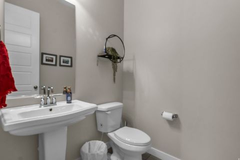 Tiny photo for 34 W 2250 S, Kaysville, UT 84037 (MLS # 2137771)