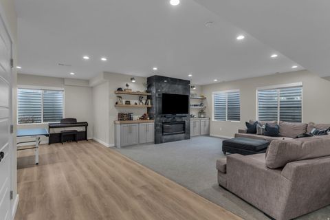 Tiny photo for 34 W 2250 S, Kaysville, UT 84037 (MLS # 2137771)