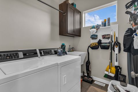 Tiny photo for 34 W 2250 S, Kaysville, UT 84037 (MLS # 2137771)