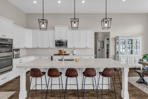 Tiny photo for 34 W 2250 S, Kaysville, UT 84037 (MLS # 2137771)