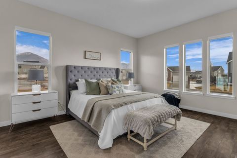 Tiny photo for 34 W 2250 S, Kaysville, UT 84037 (MLS # 2137771)