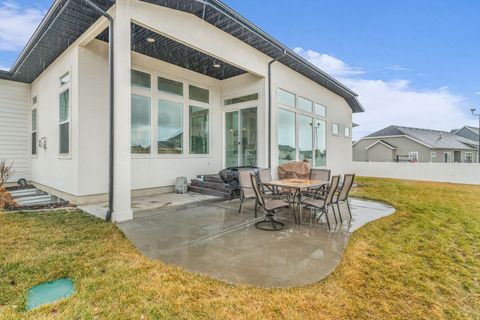 Tiny photo for 34 W 2250 S, Kaysville, UT 84037 (MLS # 2137771)