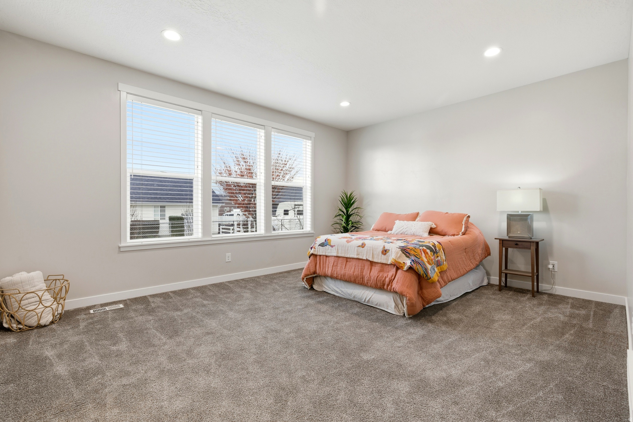 VIVIAN ESTATES - Residential