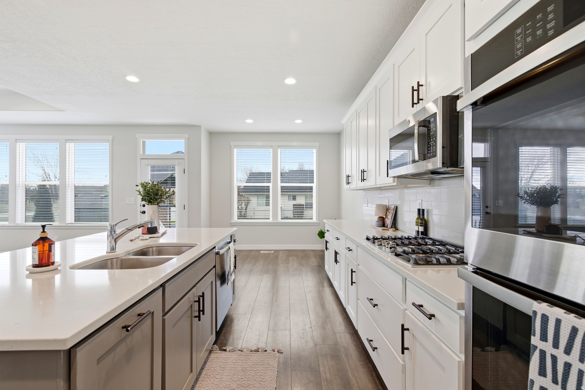 VIVIAN ESTATES - Residential