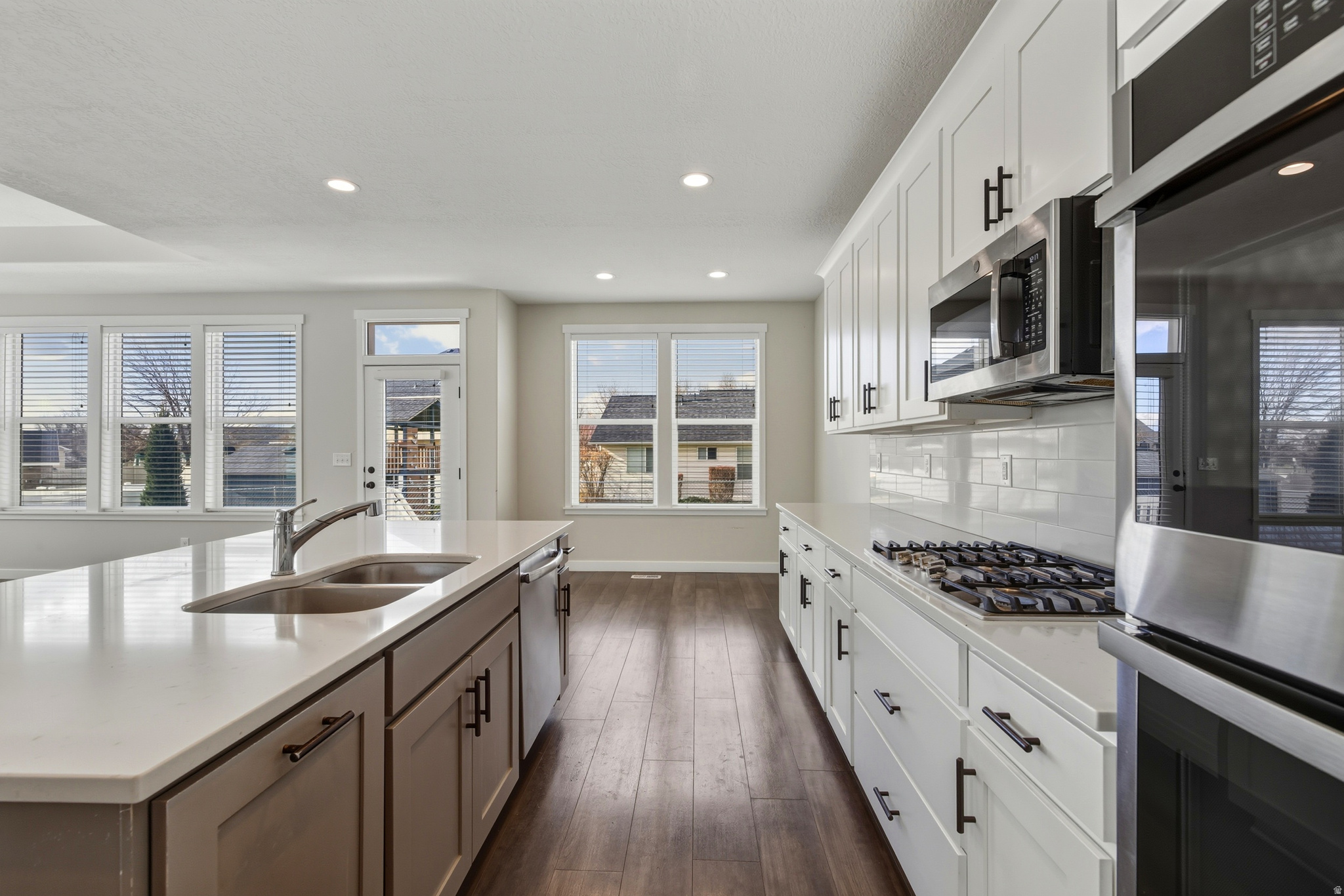 VIVIAN ESTATES - Residential