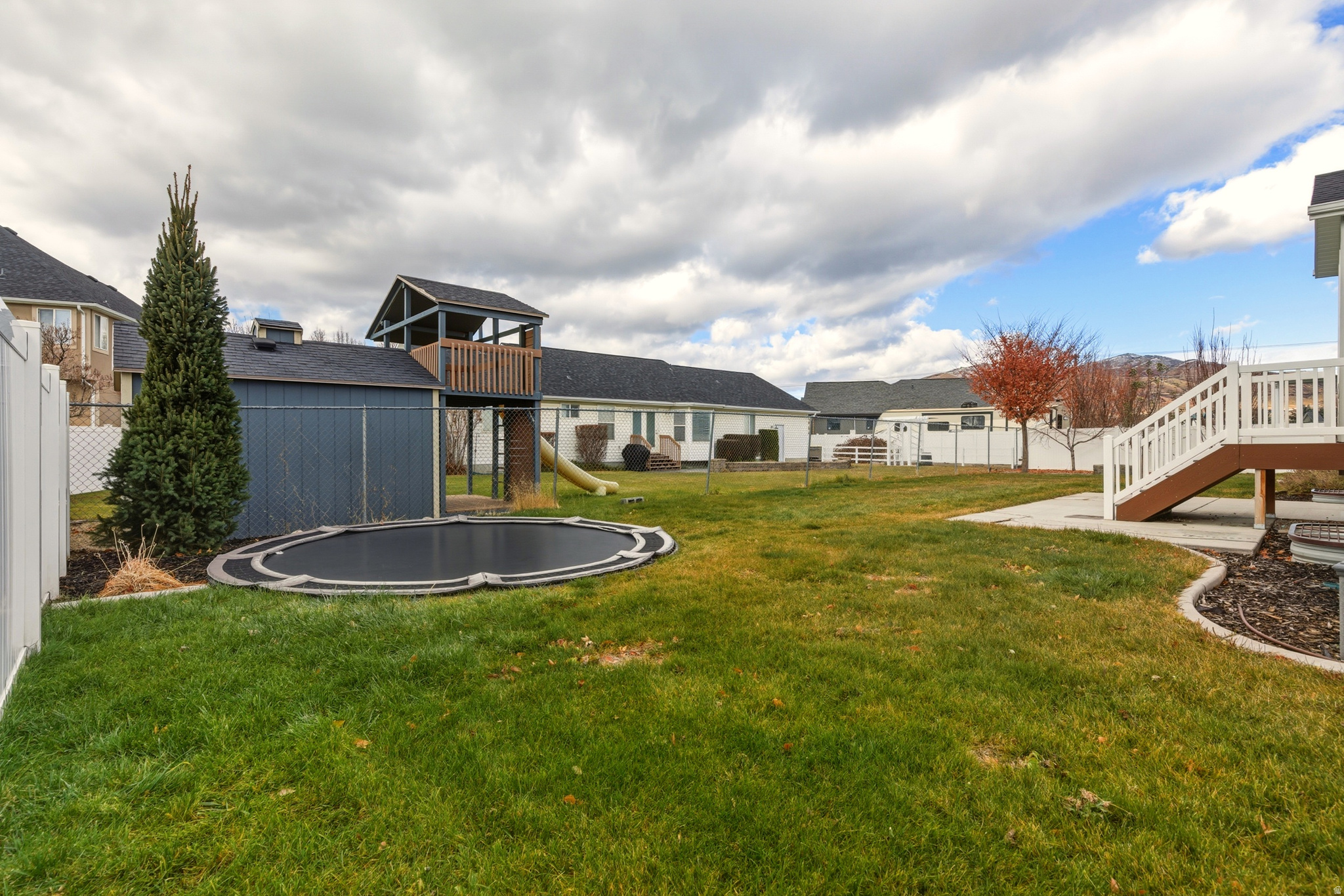 VIVIAN ESTATES - Residential