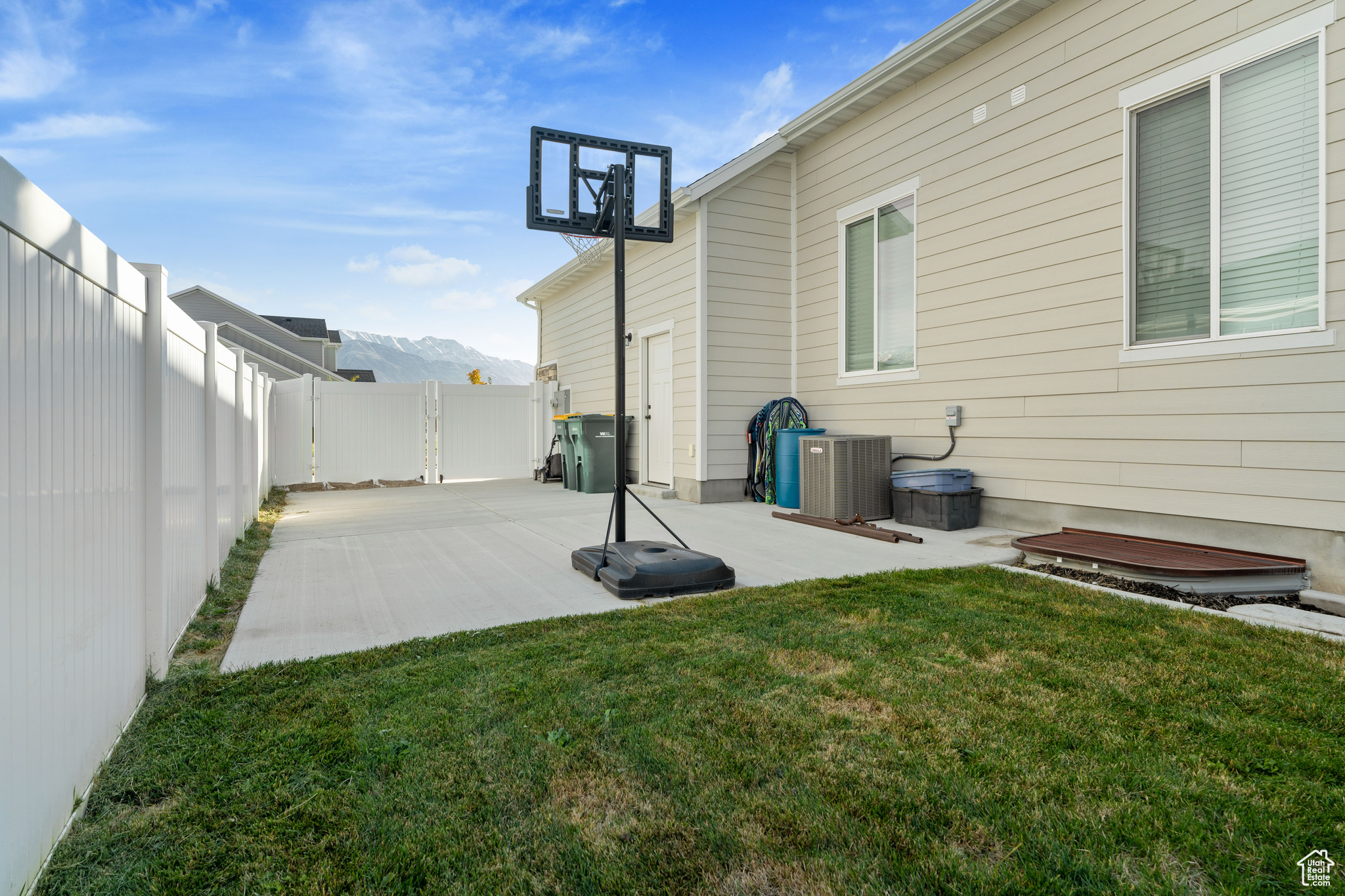 VIVIAN ESTATES - Residential