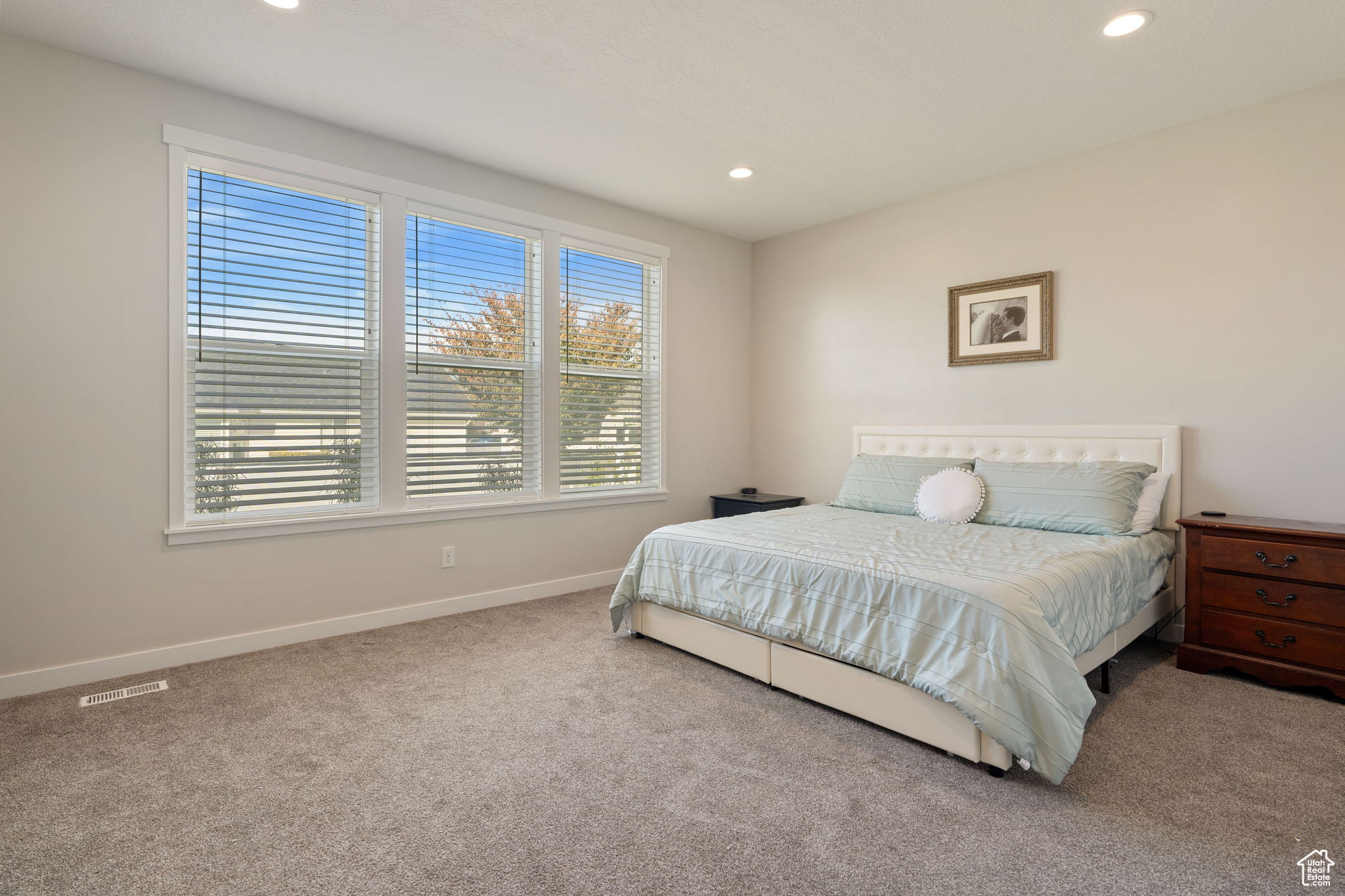 VIVIAN ESTATES - Residential