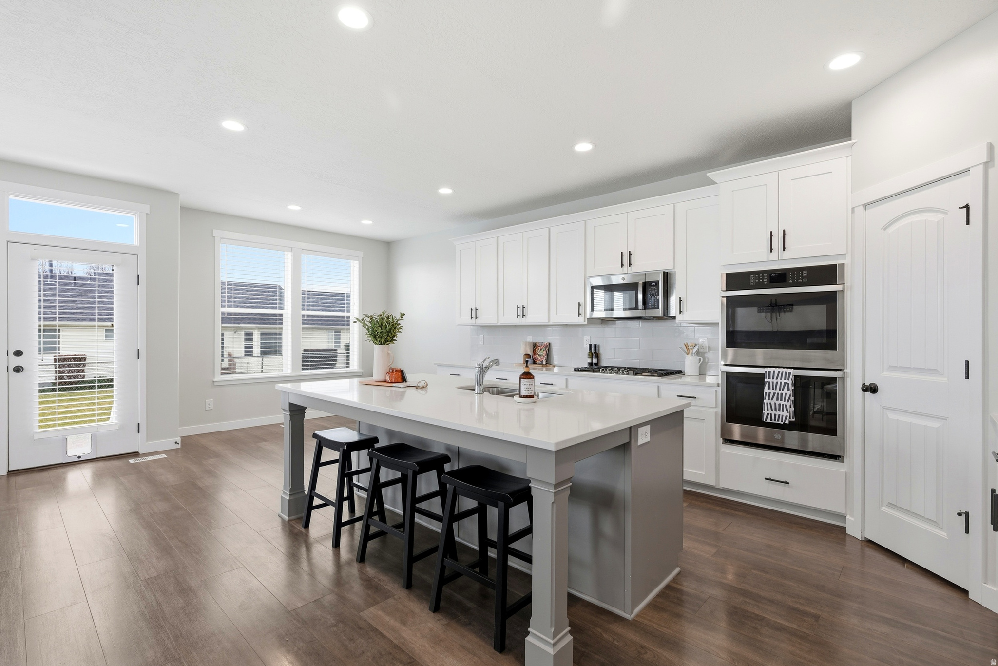 VIVIAN ESTATES - Residential