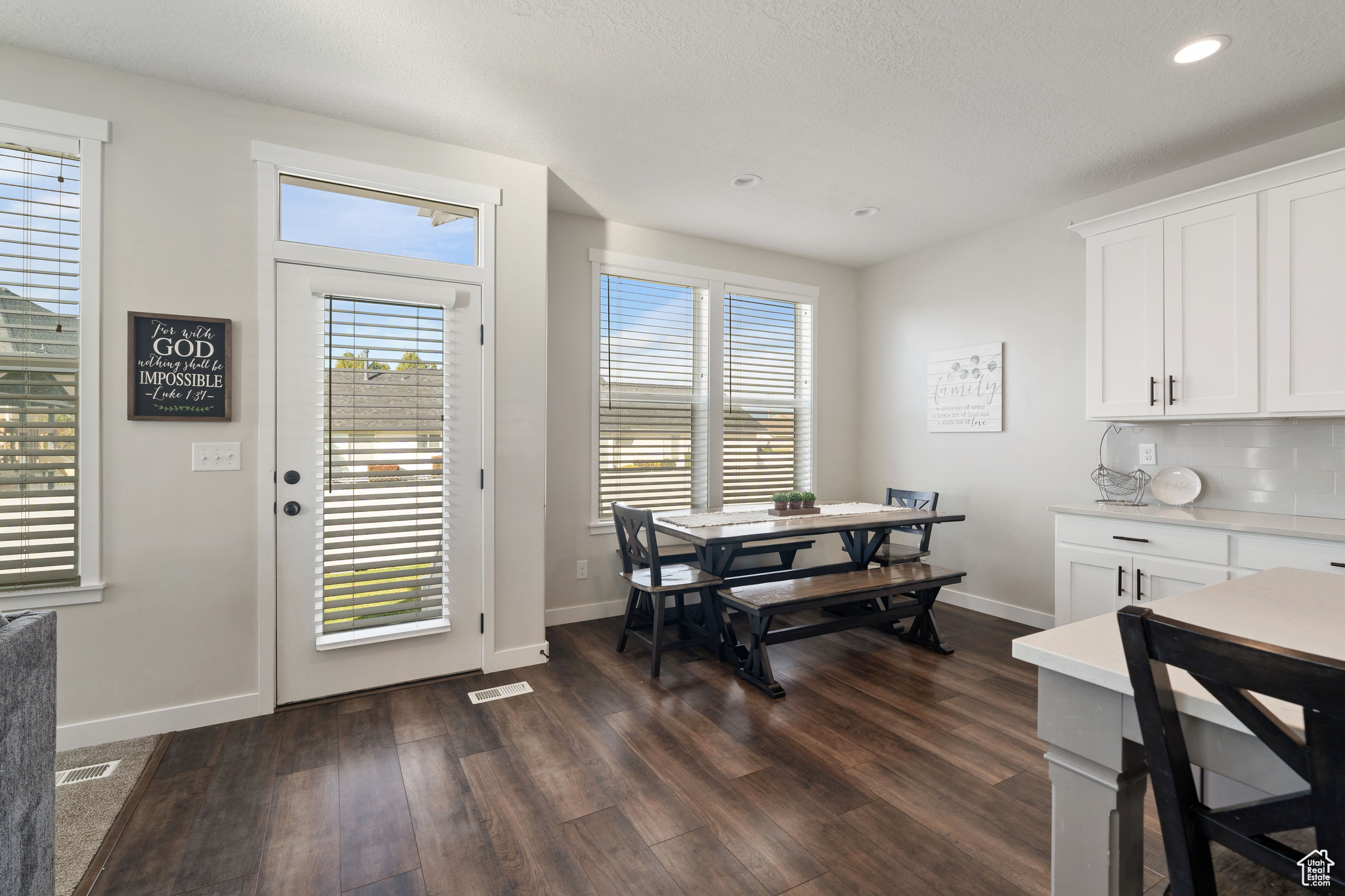 VIVIAN ESTATES - Residential