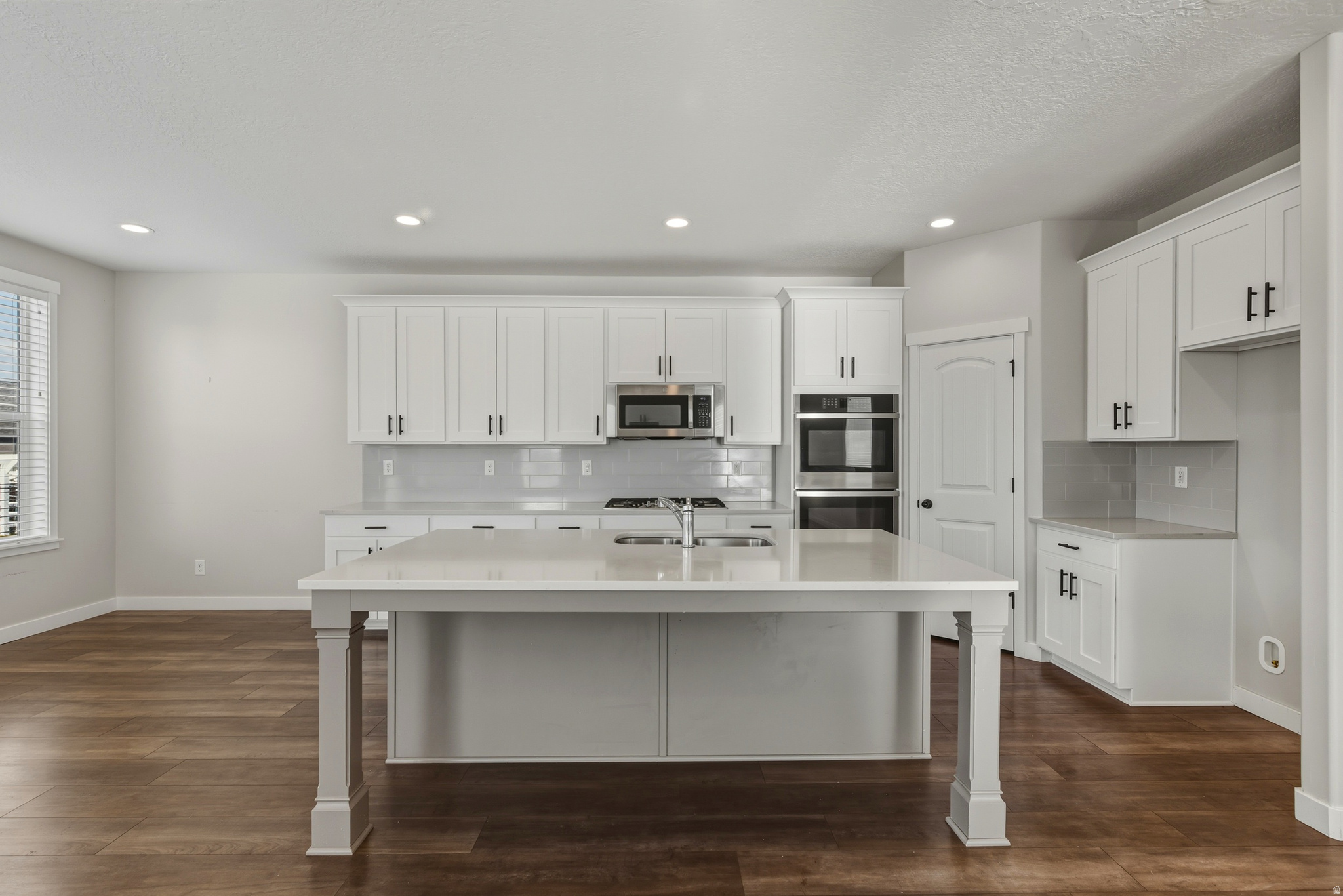 VIVIAN ESTATES - Residential