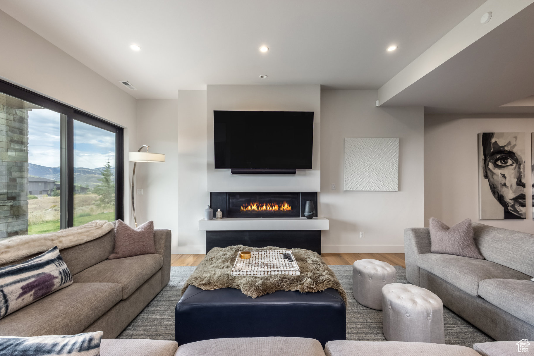DEER VISTA - Residential