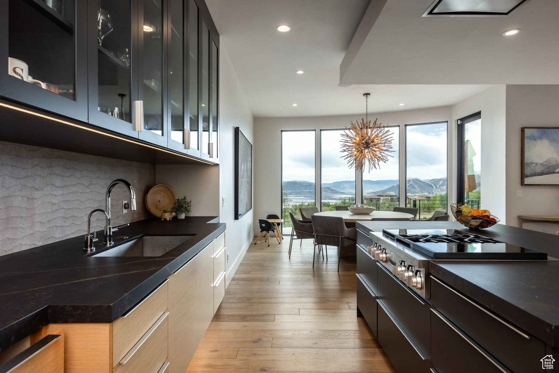 DEER VISTA - Residential
