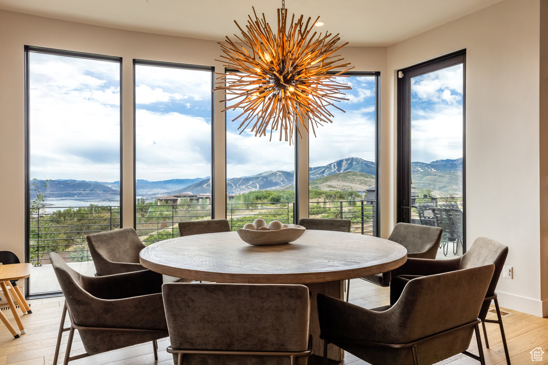 DEER VISTA - Residential