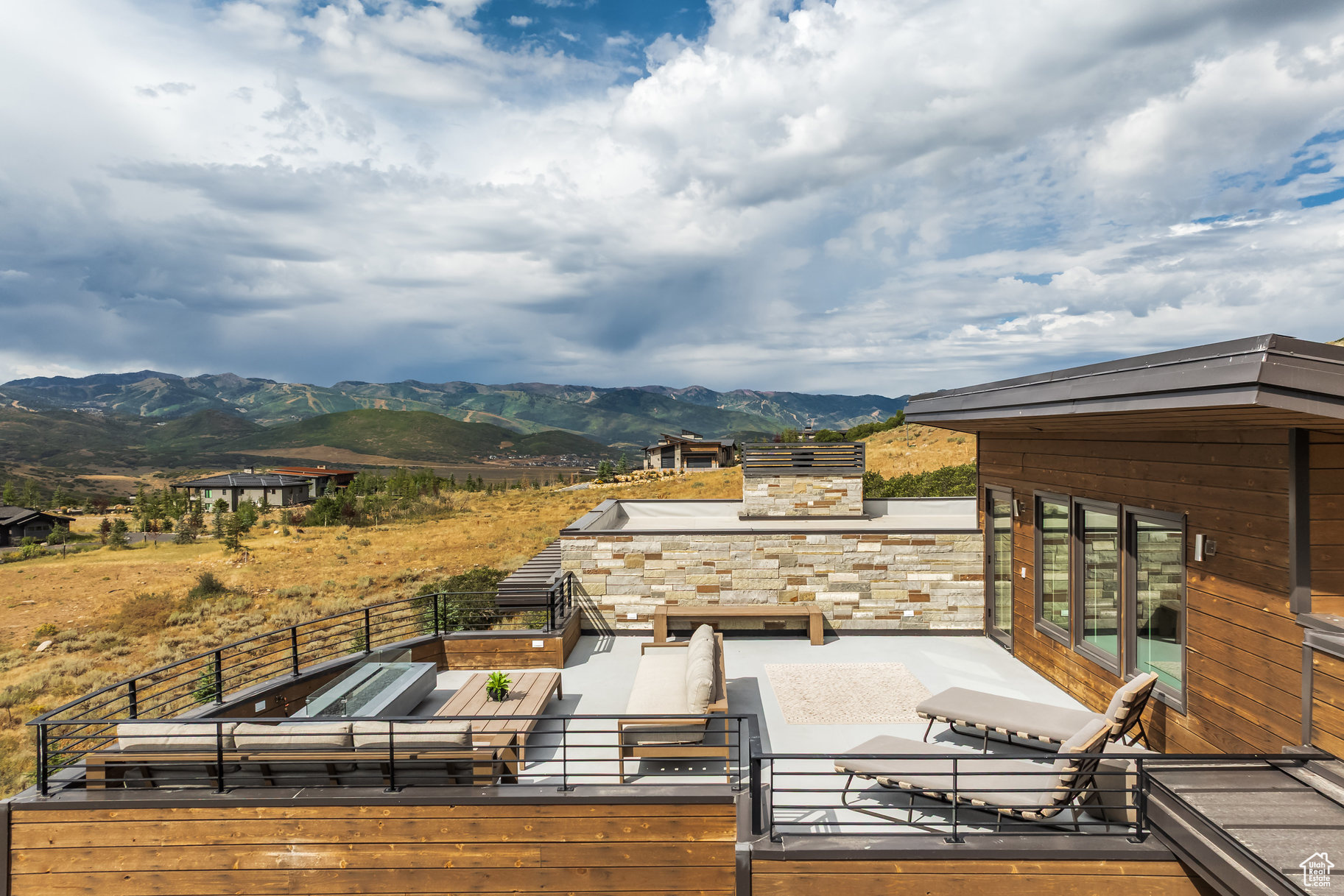 DEER VISTA - Residential