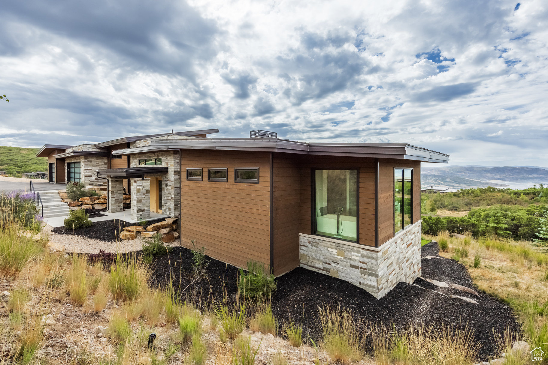 DEER VISTA - Residential