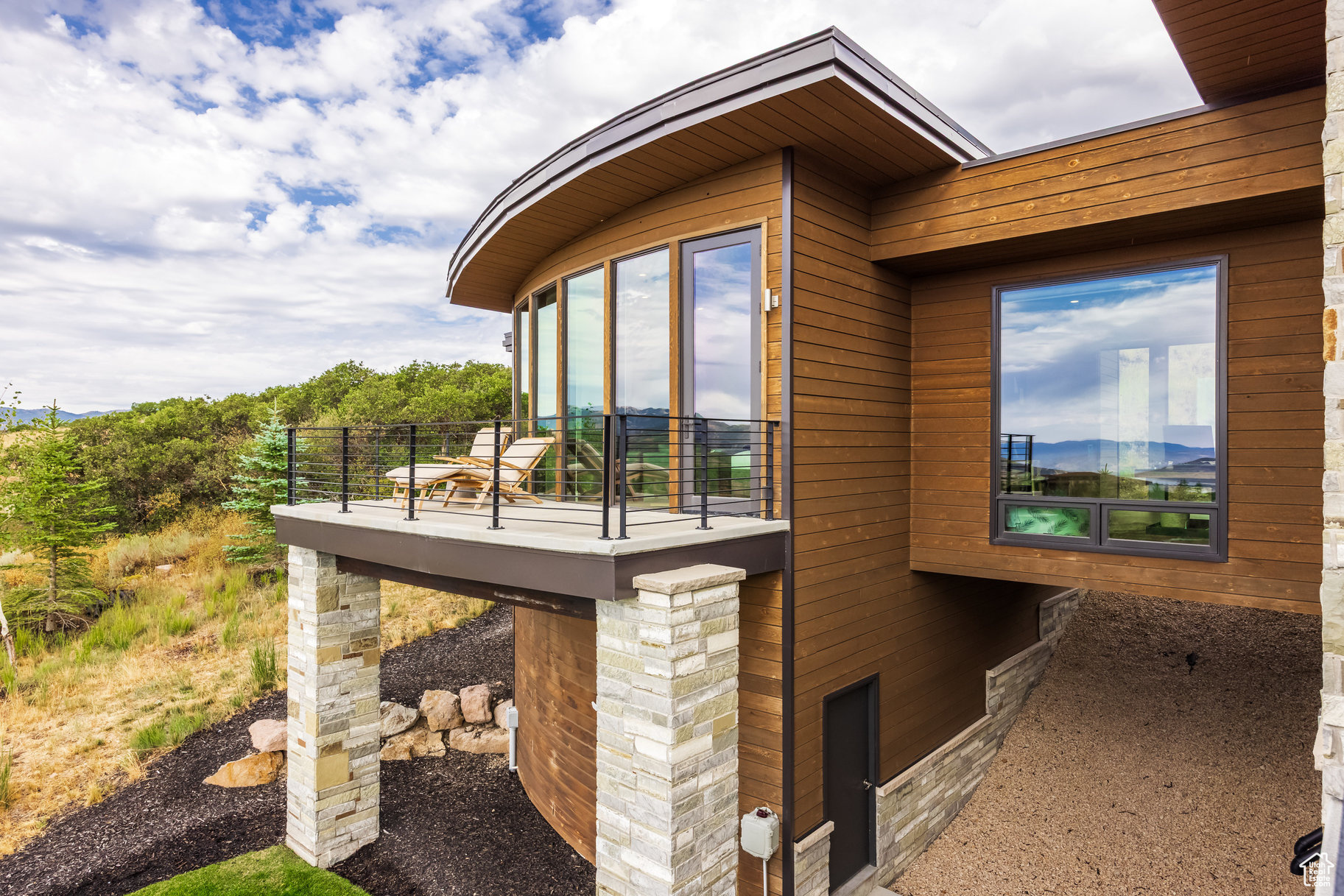 DEER VISTA - Residential