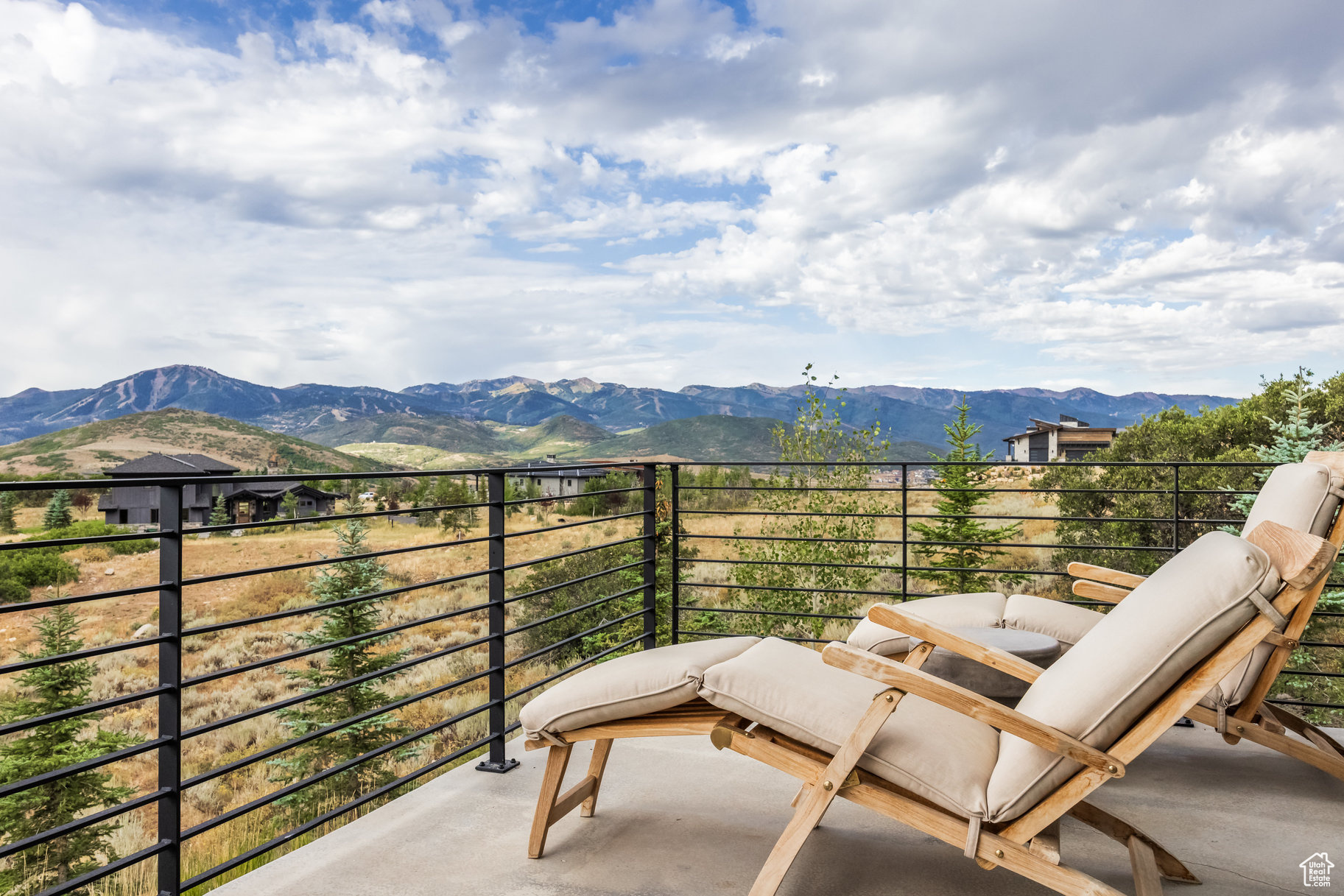 DEER VISTA - Residential