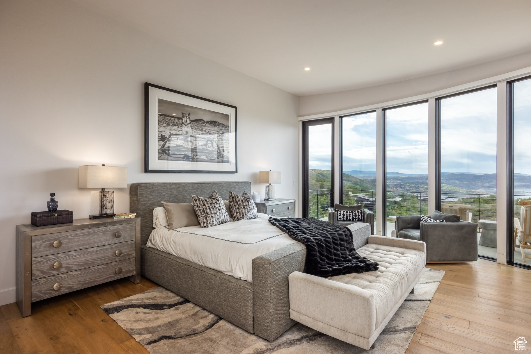 DEER VISTA - Residential