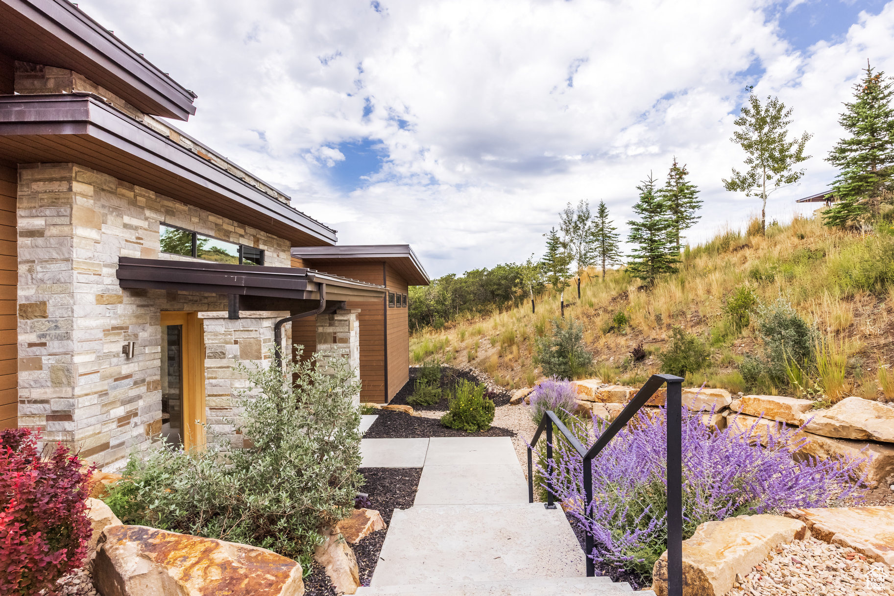 DEER VISTA - Residential