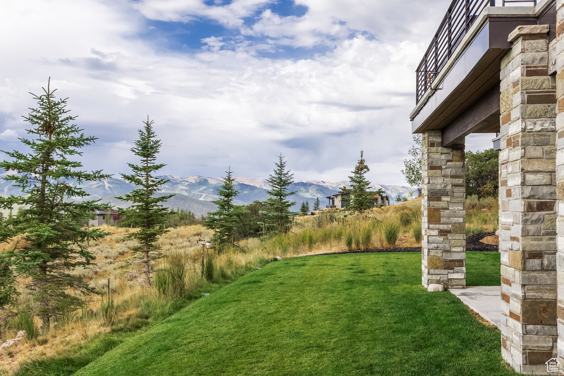 DEER VISTA - Residential