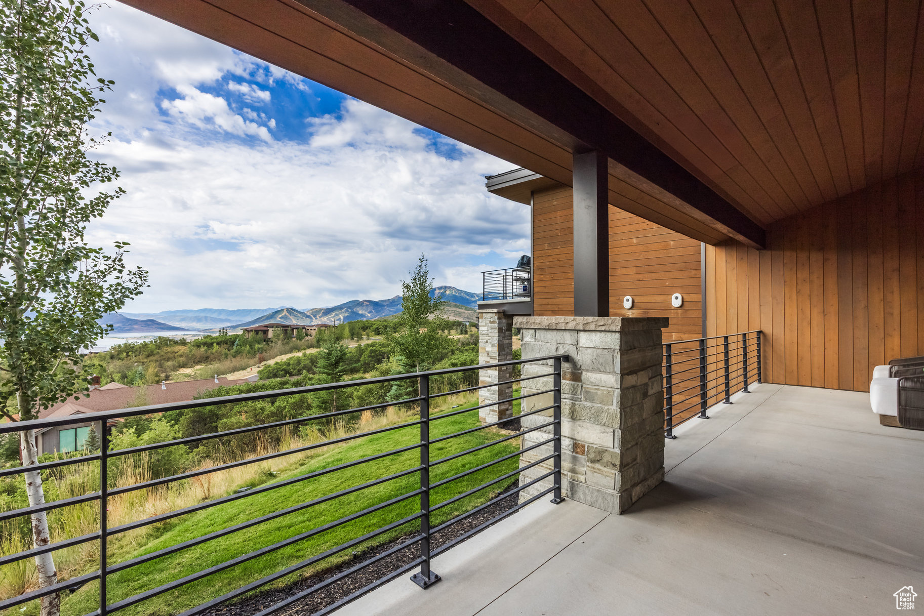 DEER VISTA - Residential