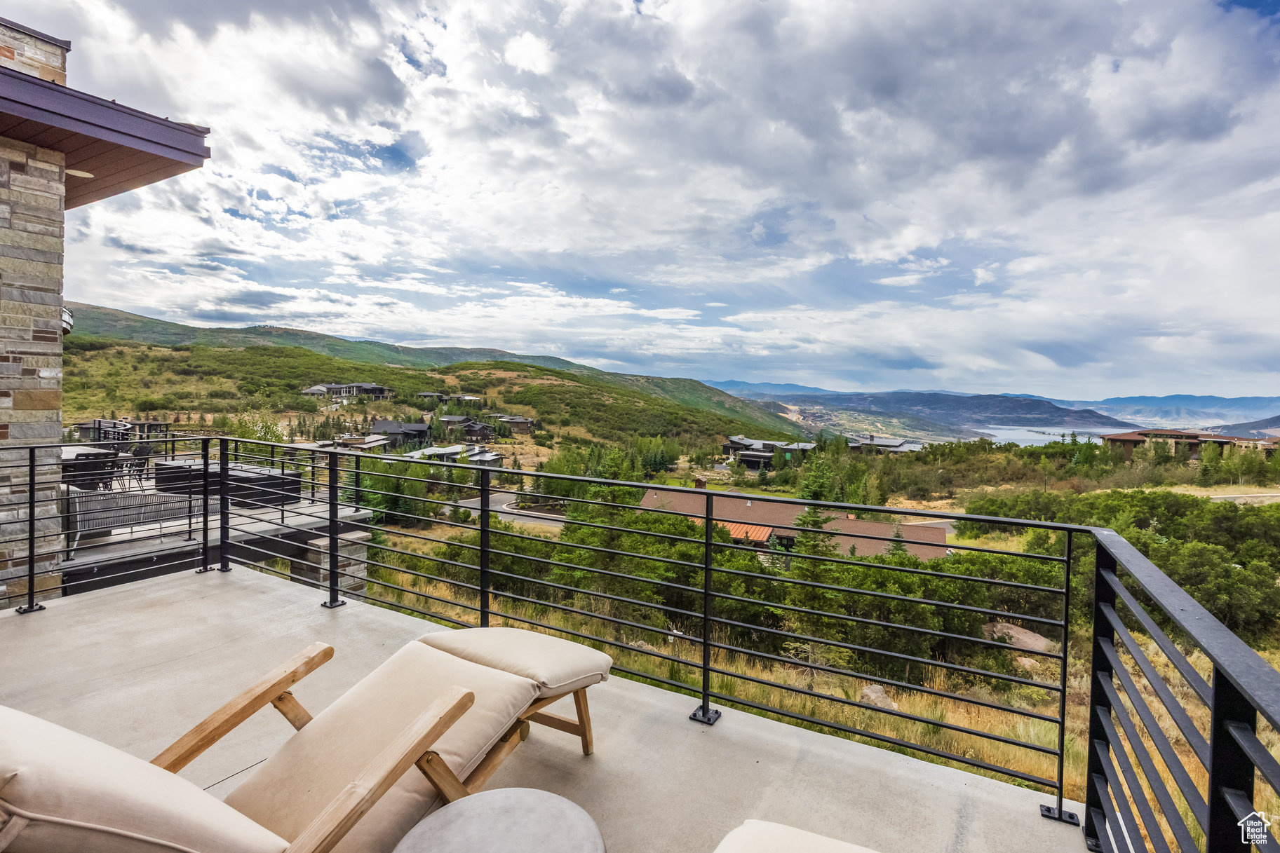 DEER VISTA - Residential