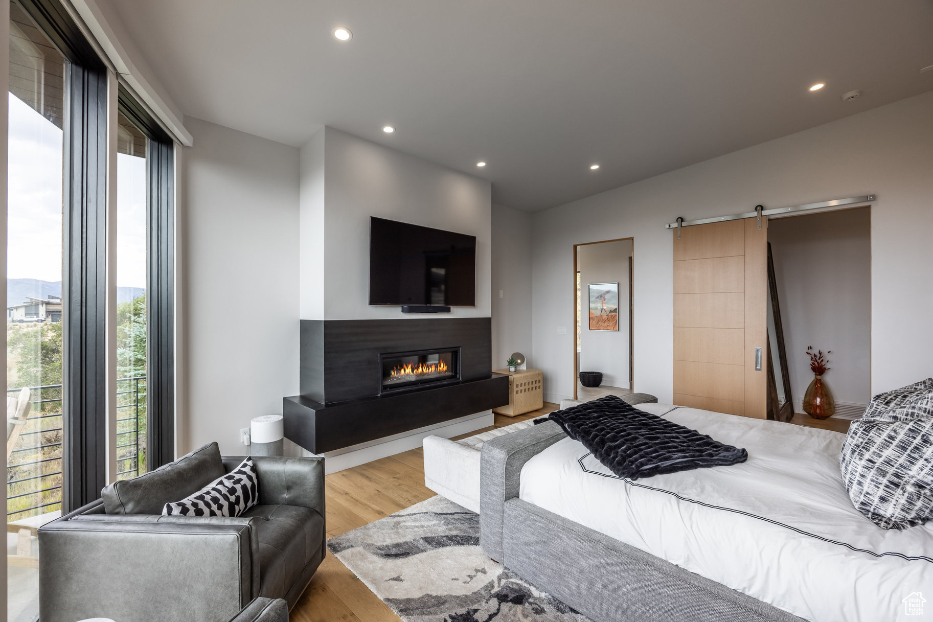 DEER VISTA - Residential