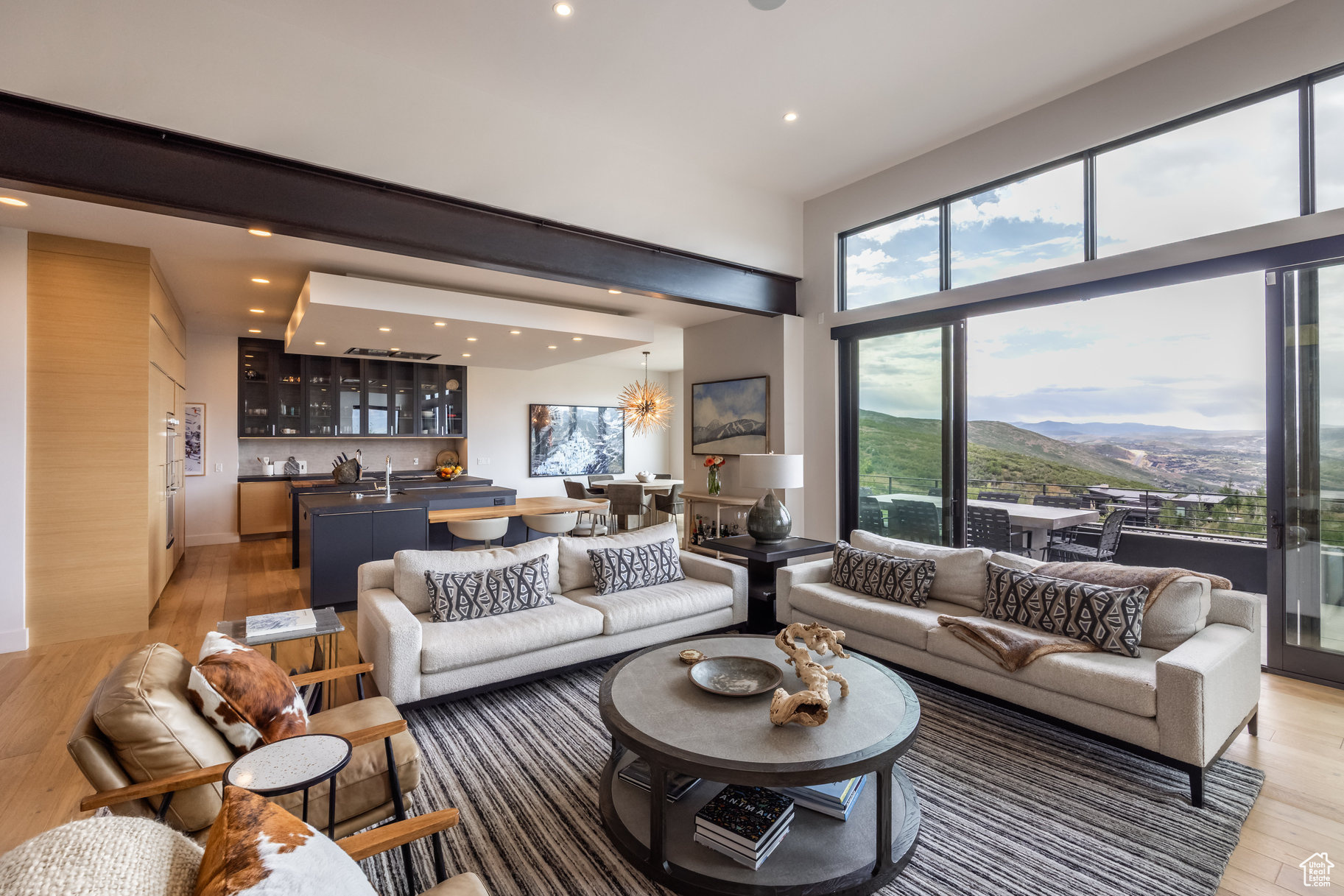 DEER VISTA - Residential