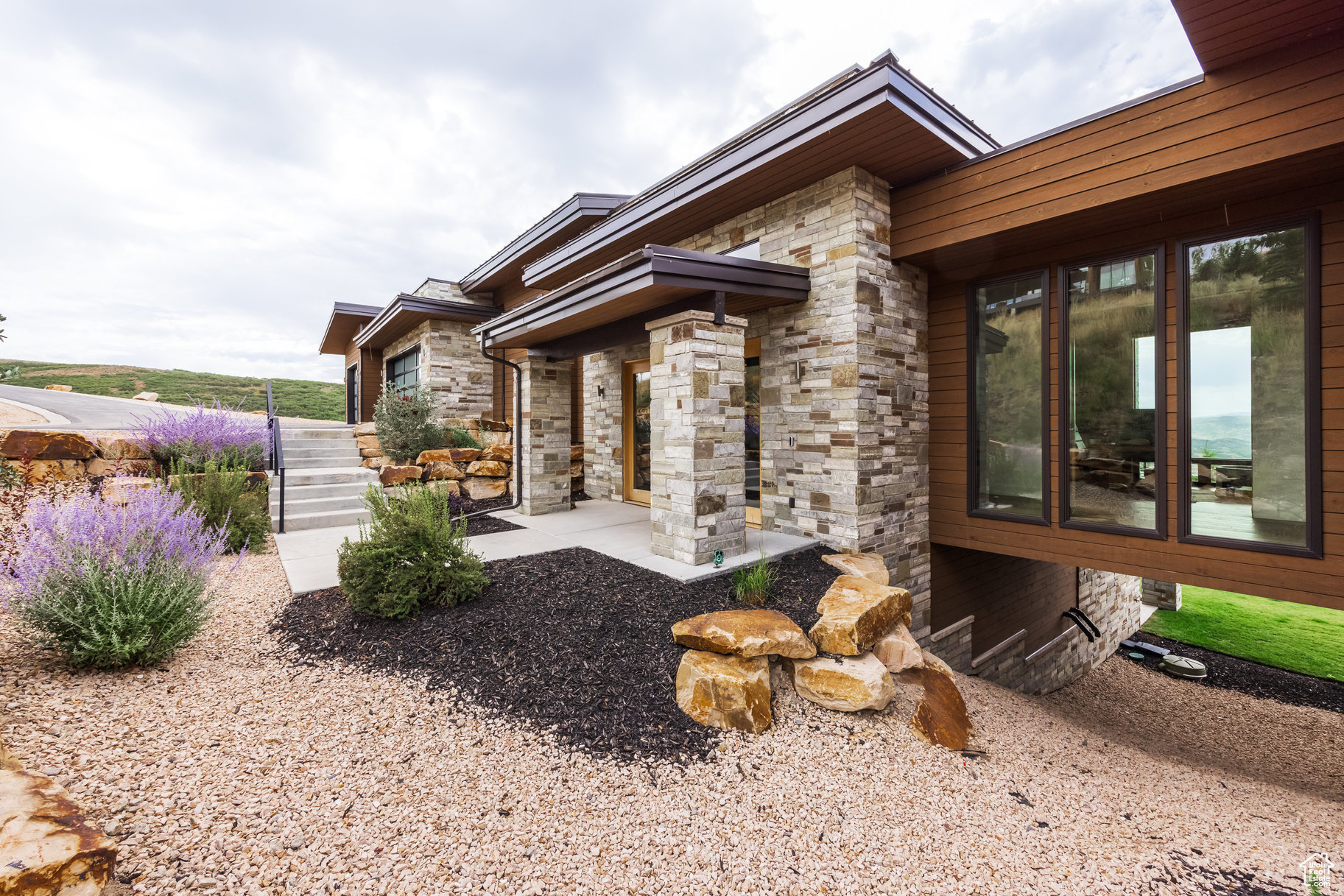 DEER VISTA - Residential