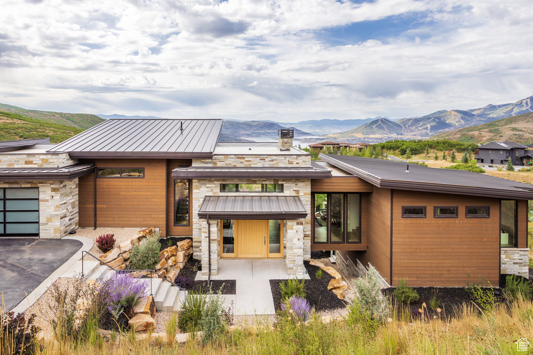 DEER VISTA - Residential