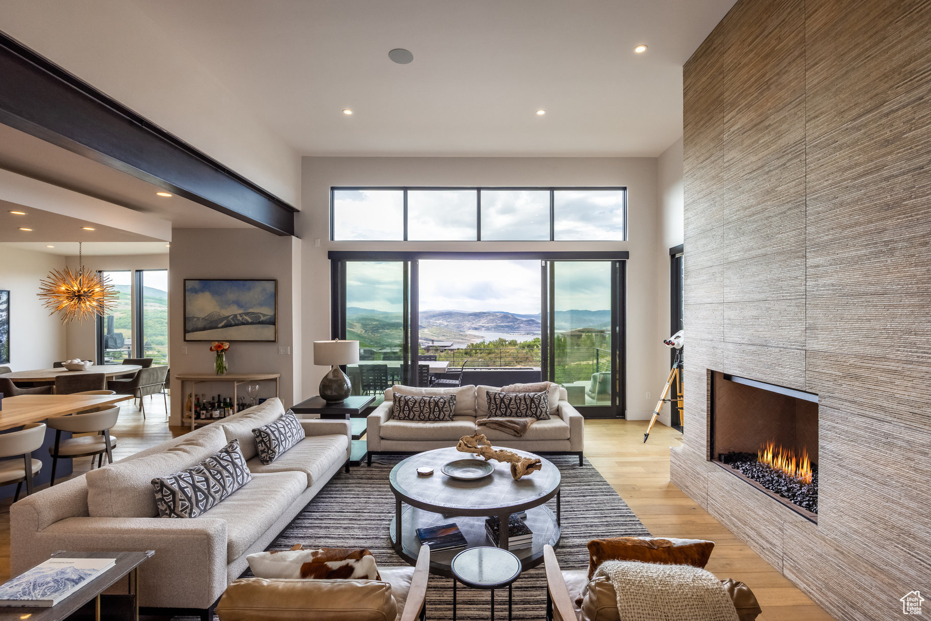 DEER VISTA - Residential