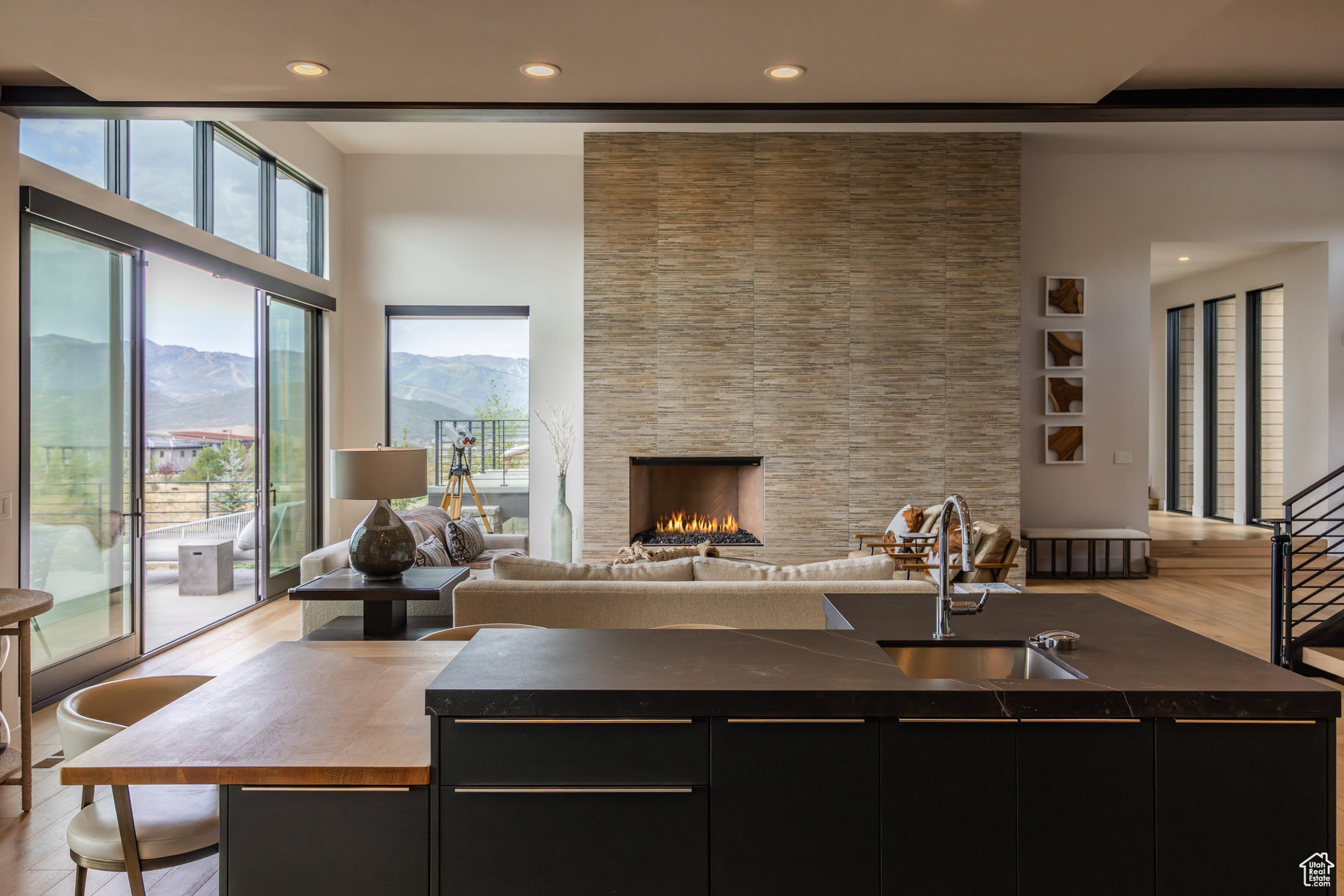 DEER VISTA - Residential