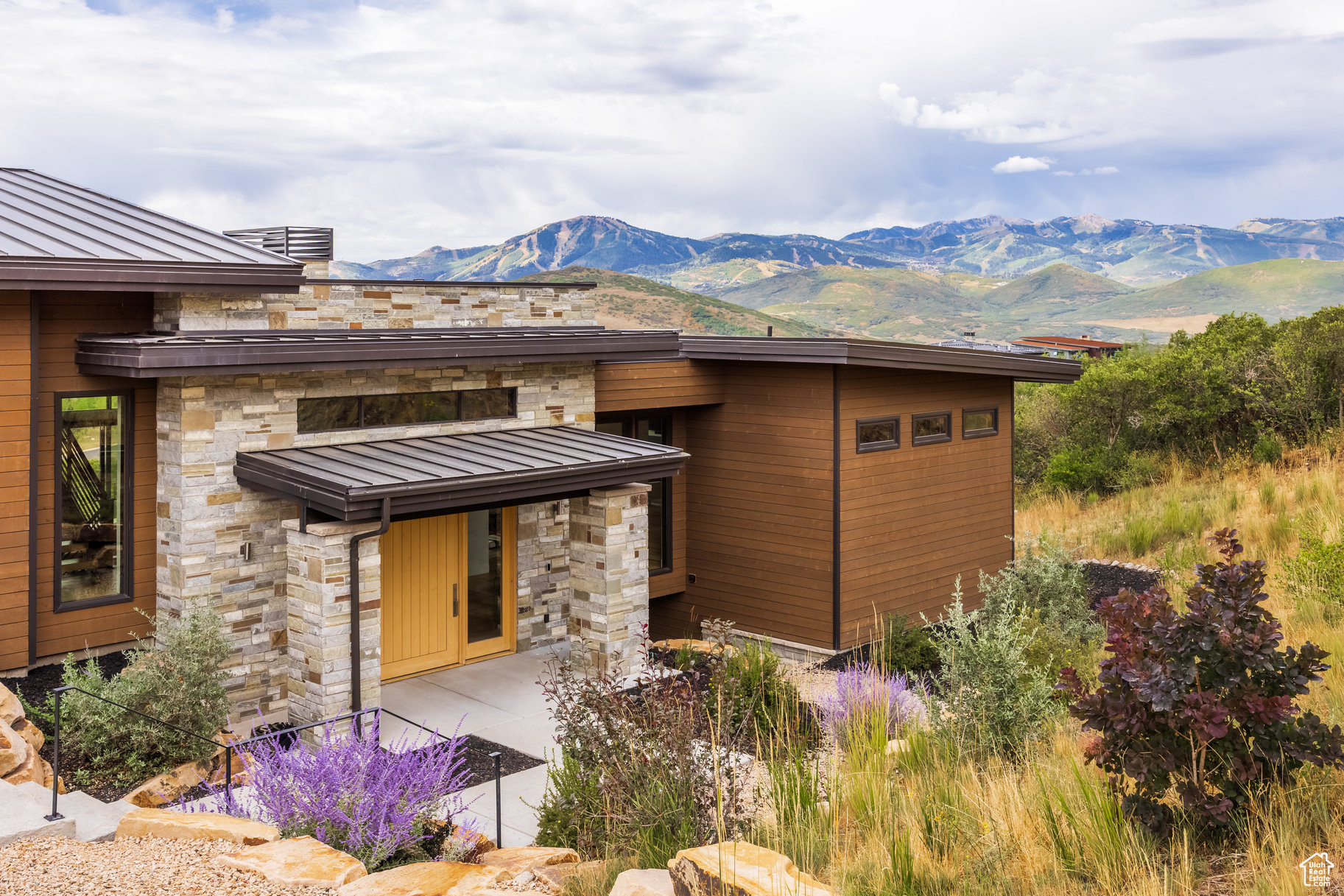 DEER VISTA - Residential