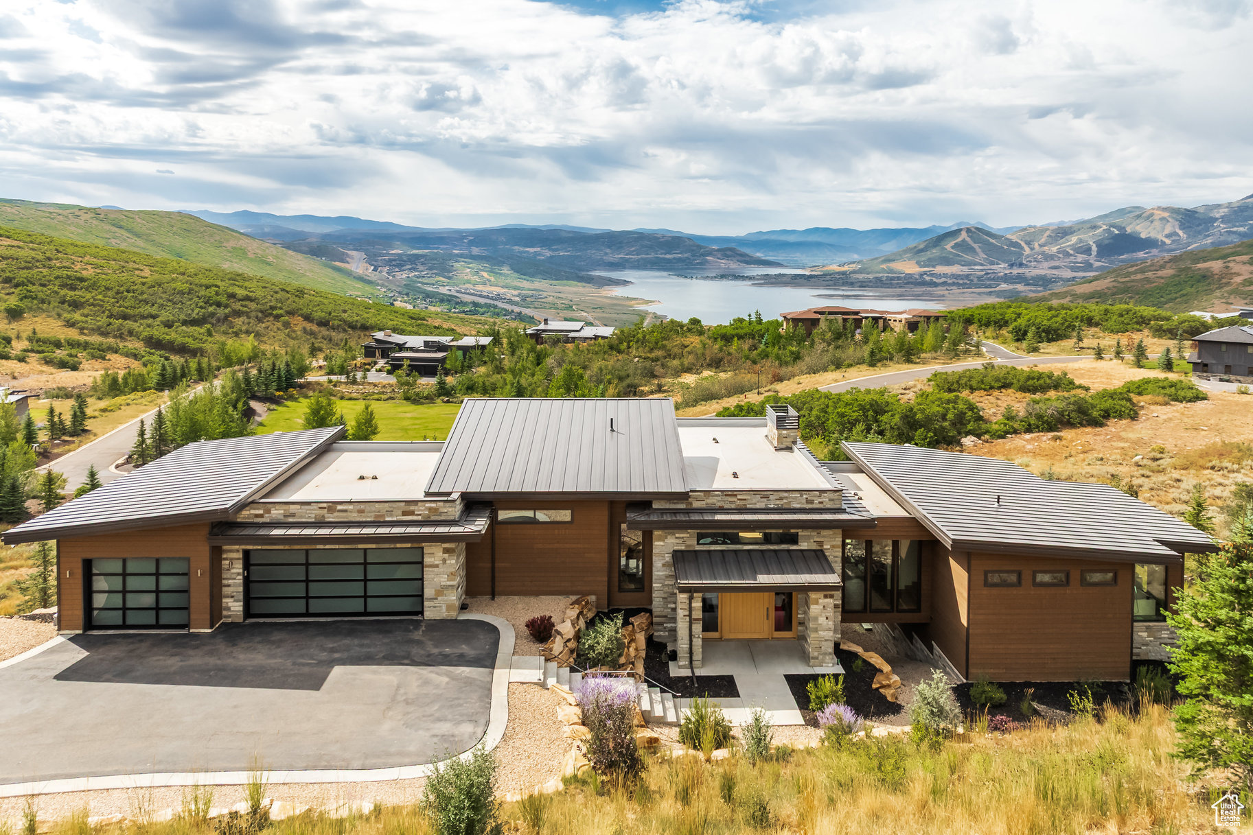 DEER VISTA - Residential