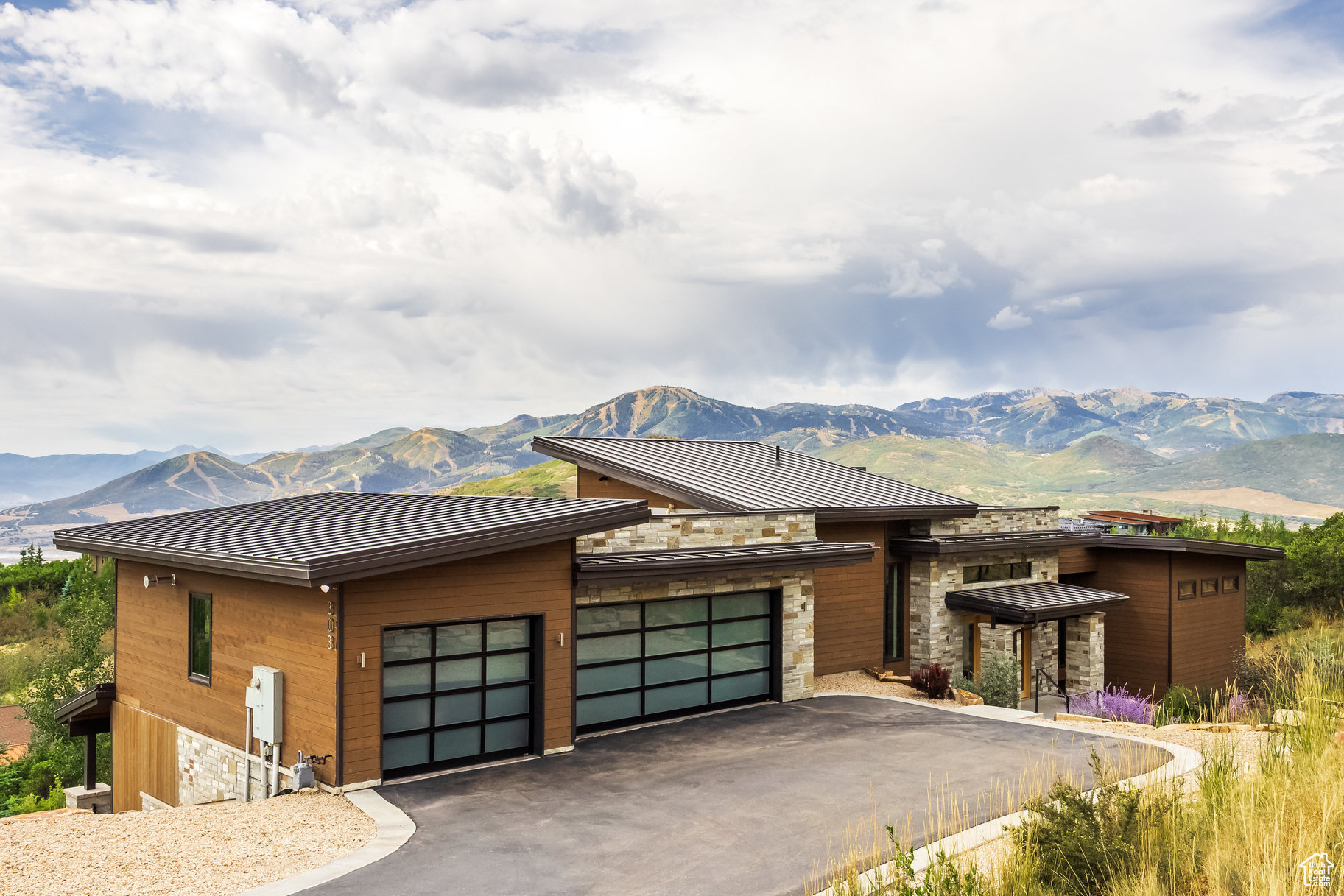 DEER VISTA - Residential