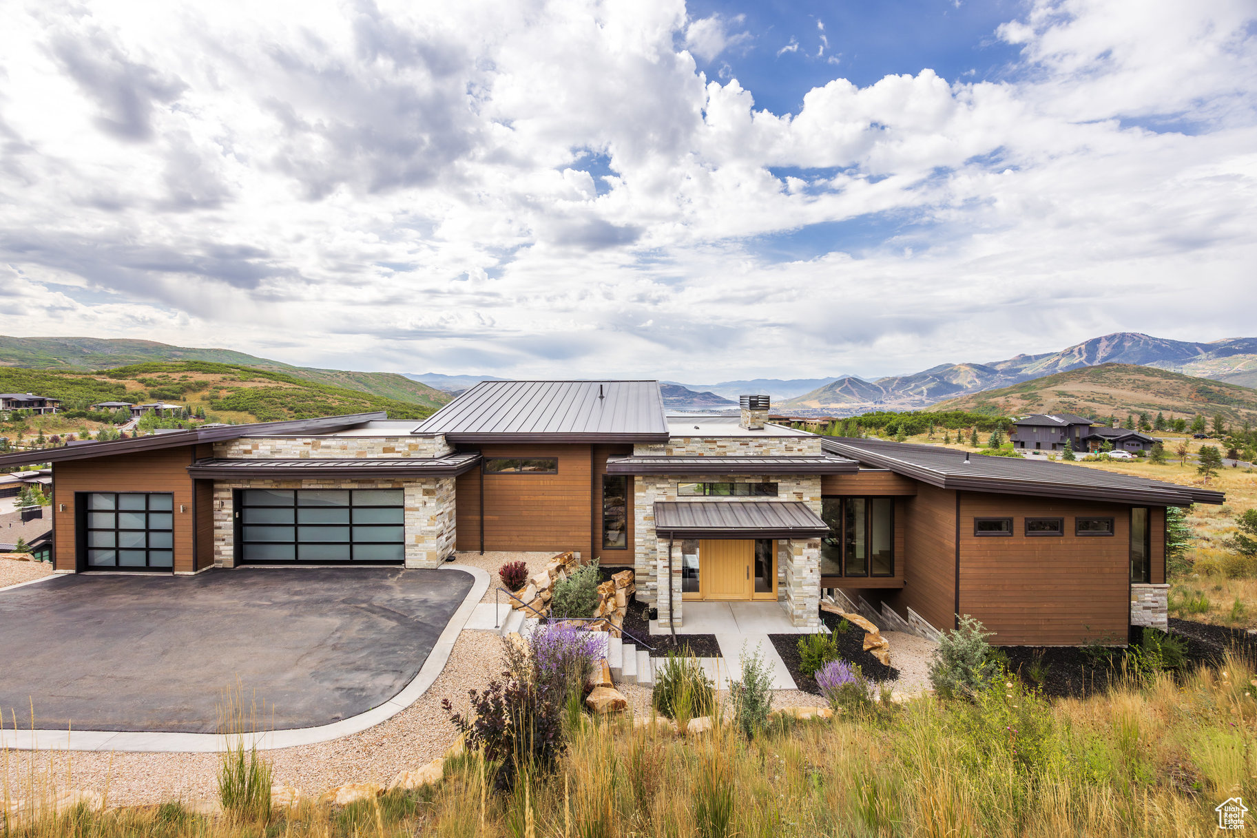 DEER VISTA - Residential
