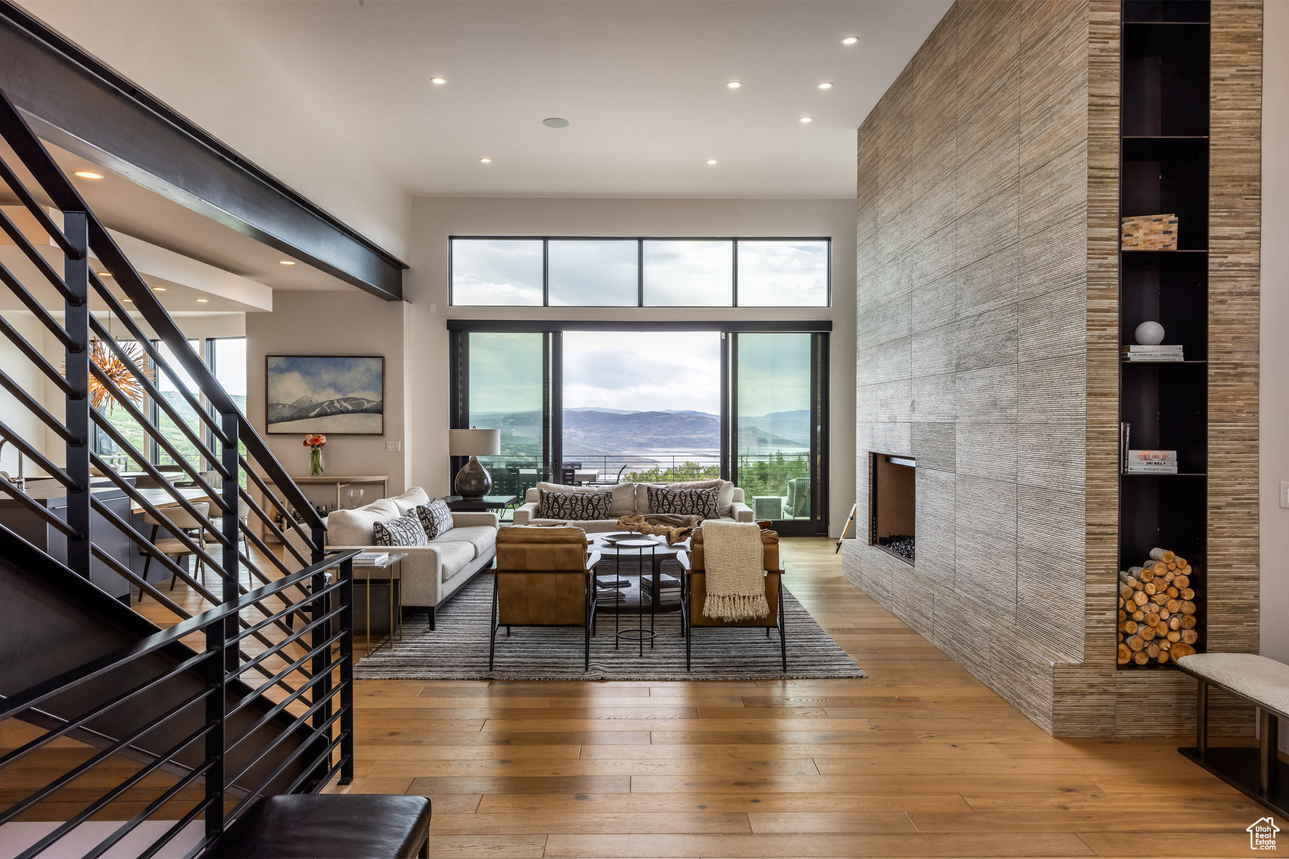 DEER VISTA - Residential