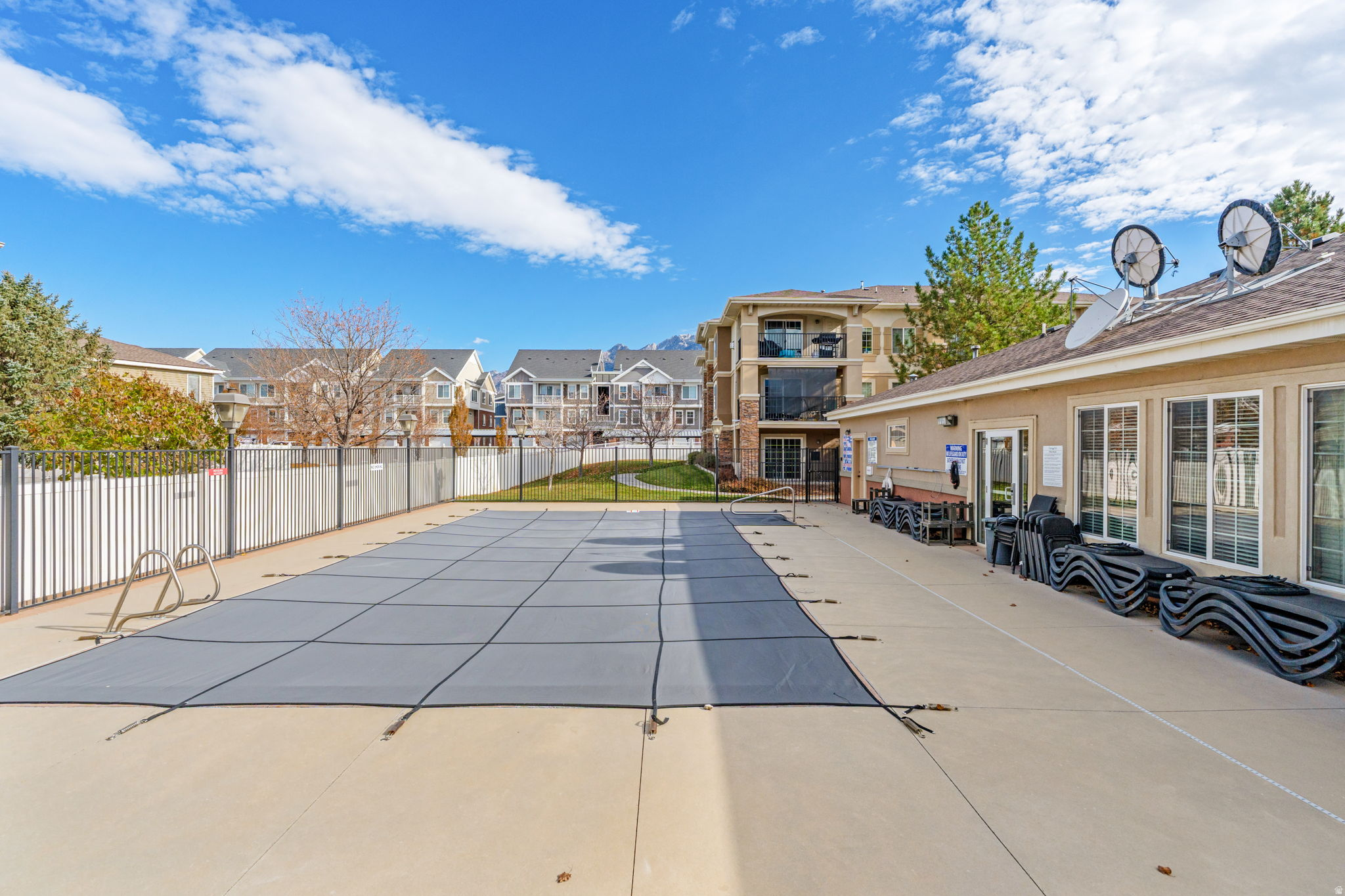 DRAPER PEAKS CONDOMINIUMS PHASE 4 - Residential