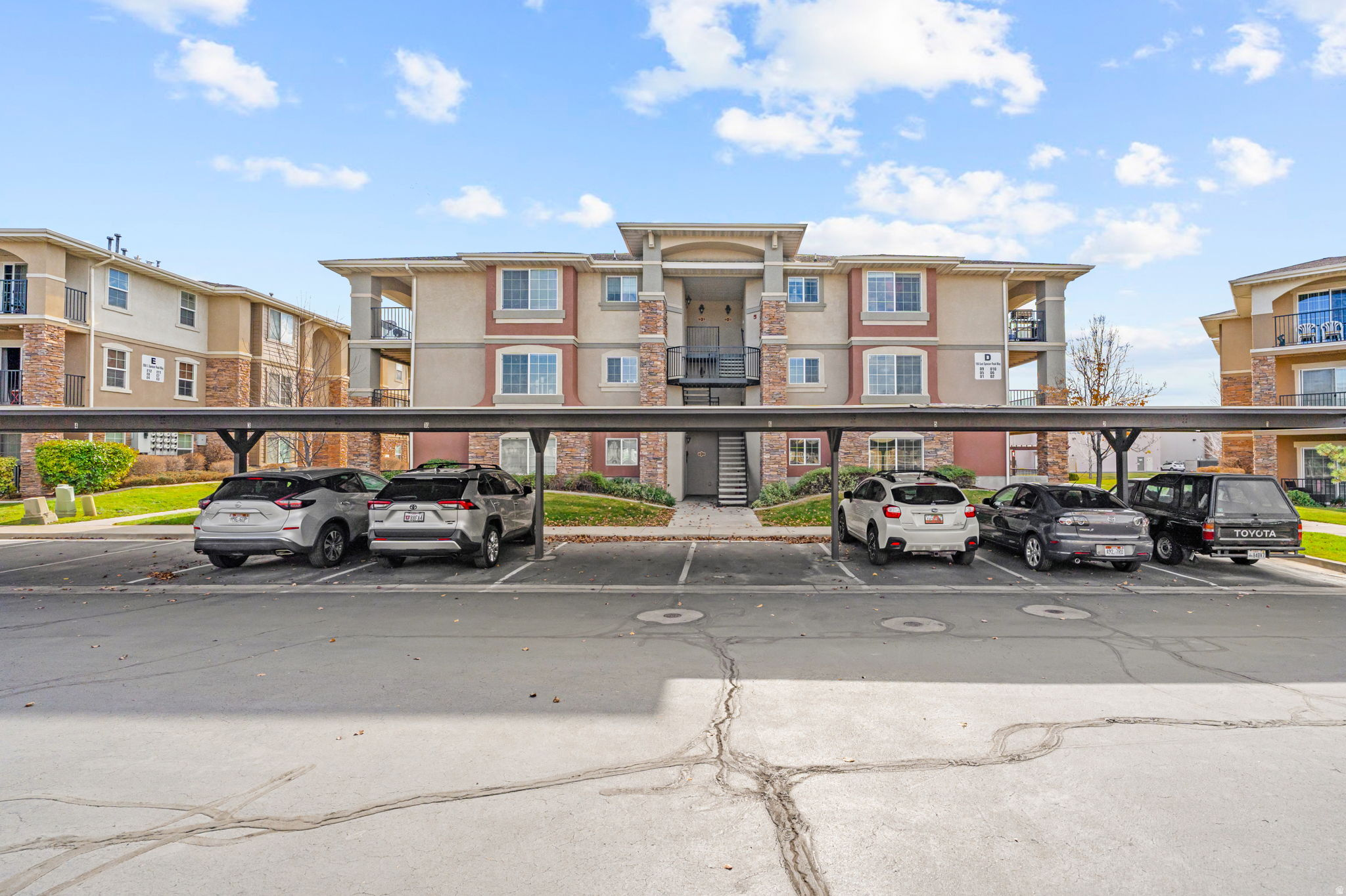 DRAPER PEAKS CONDOMINIUMS PHASE 4 - Residential