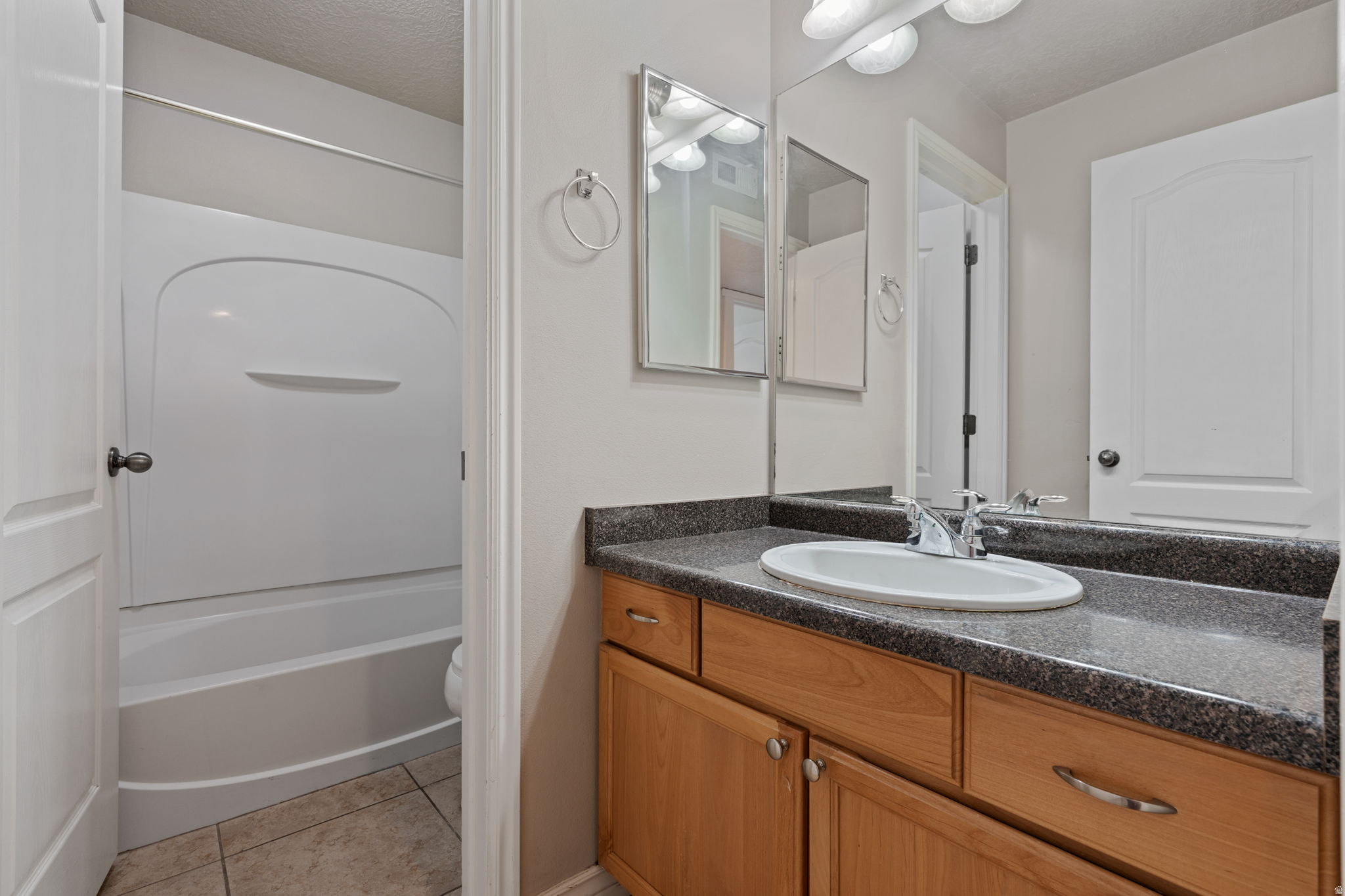 DRAPER PEAKS CONDOMINIUMS PHASE 4 - Residential