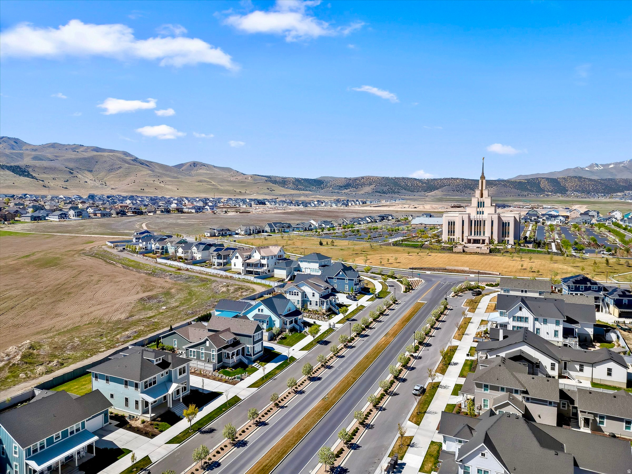 BEACON POINTE - Residential