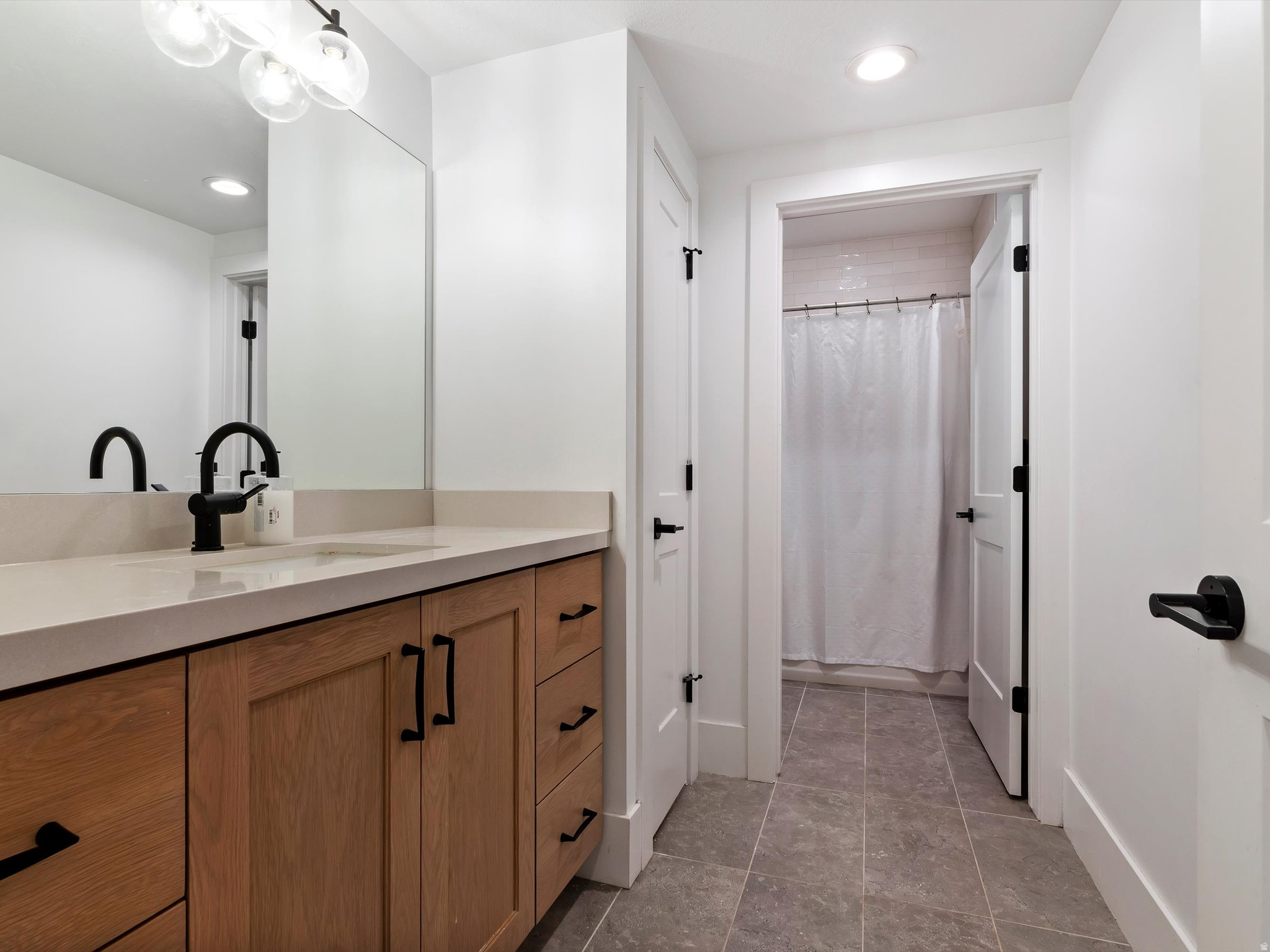 BEACON POINTE - Residential