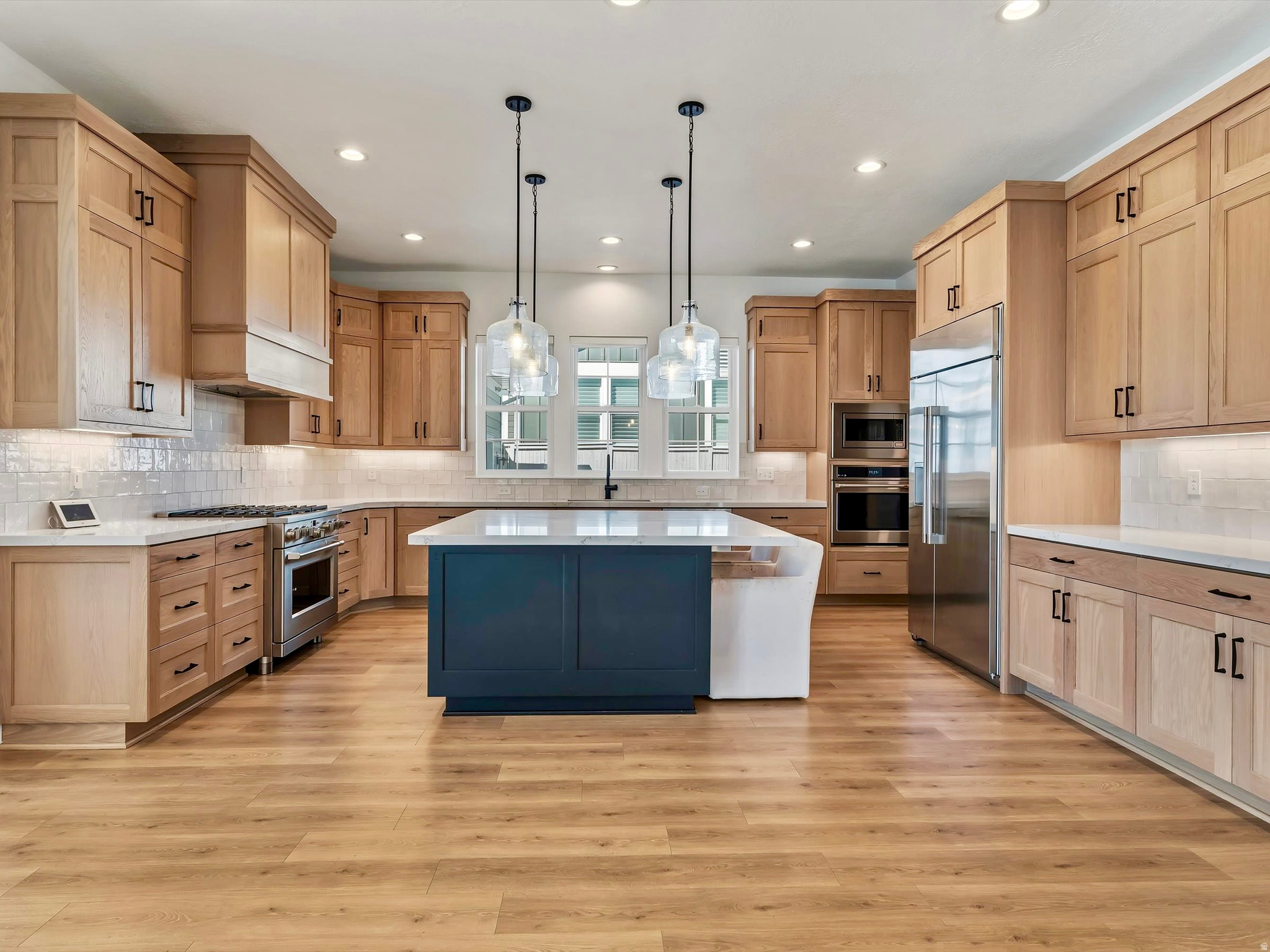 BEACON POINTE - Residential