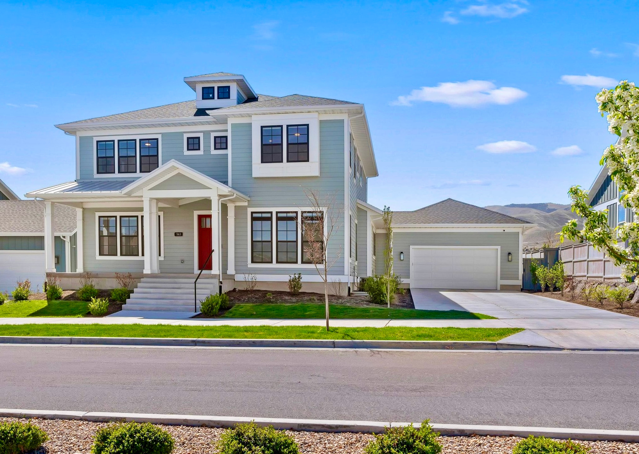 BEACON POINTE - Residential