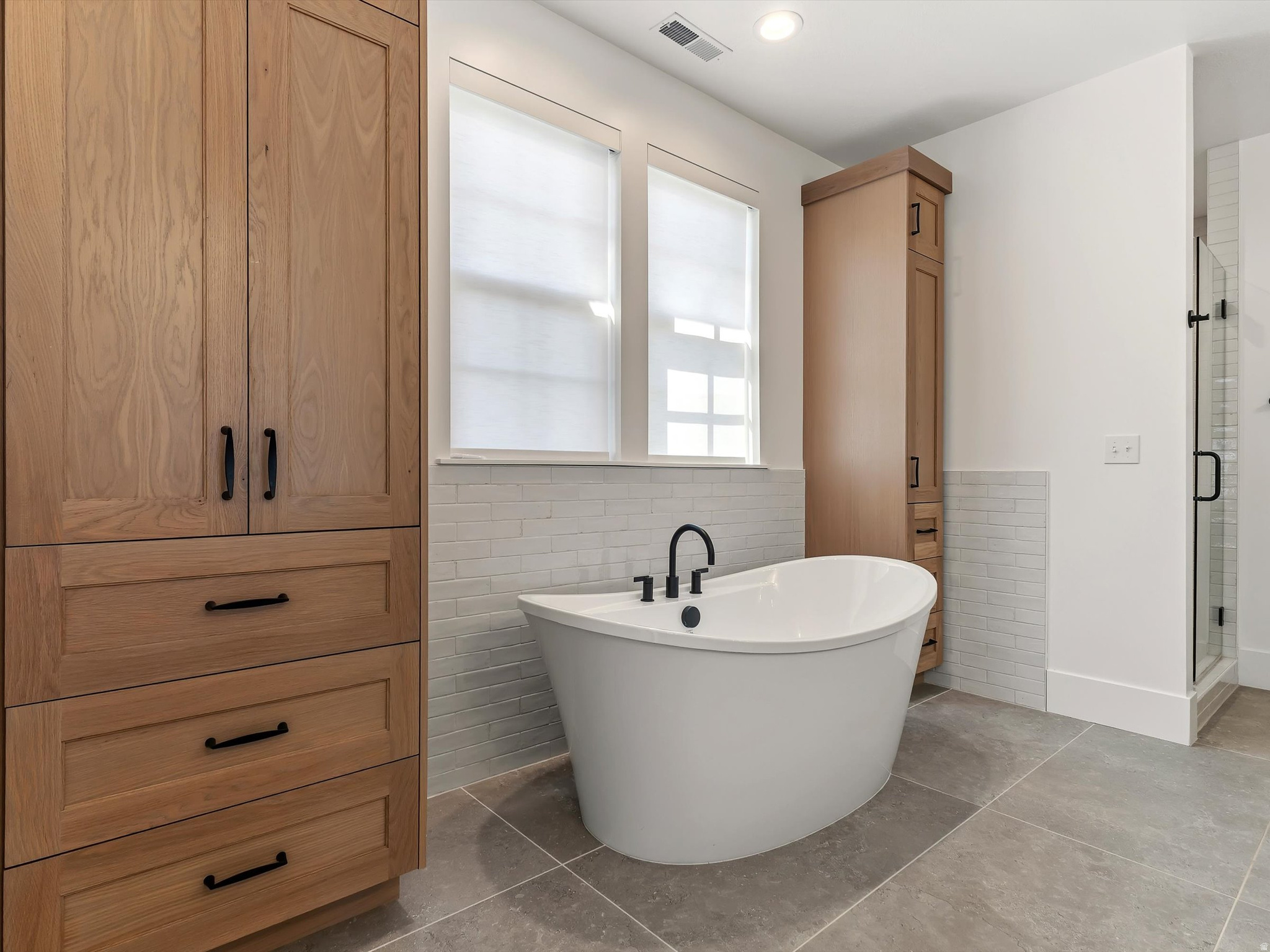 BEACON POINTE - Residential