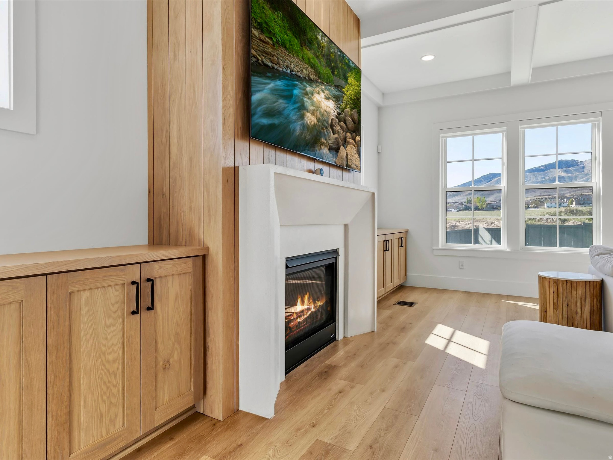 BEACON POINTE - Residential