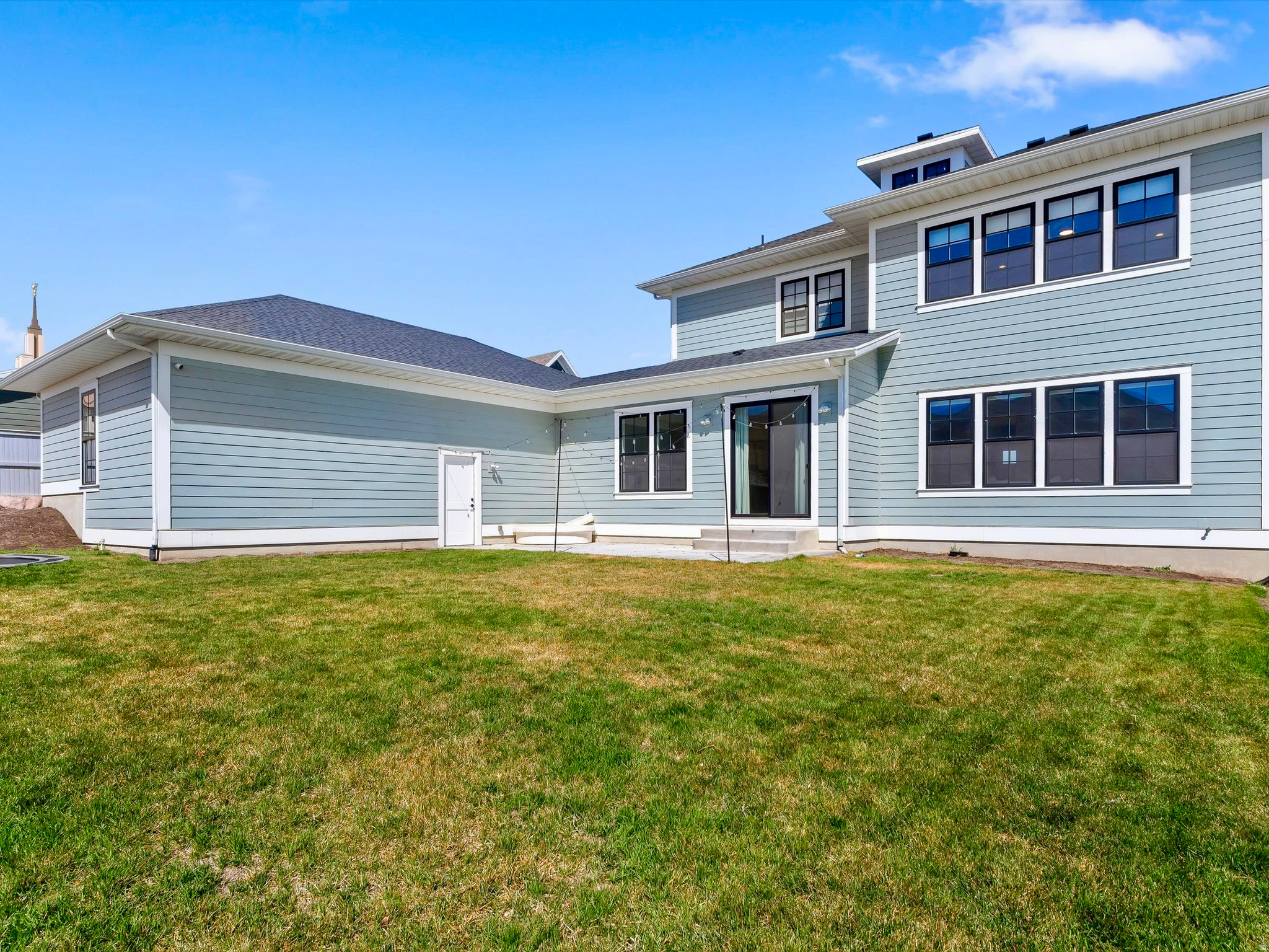 BEACON POINTE - Residential